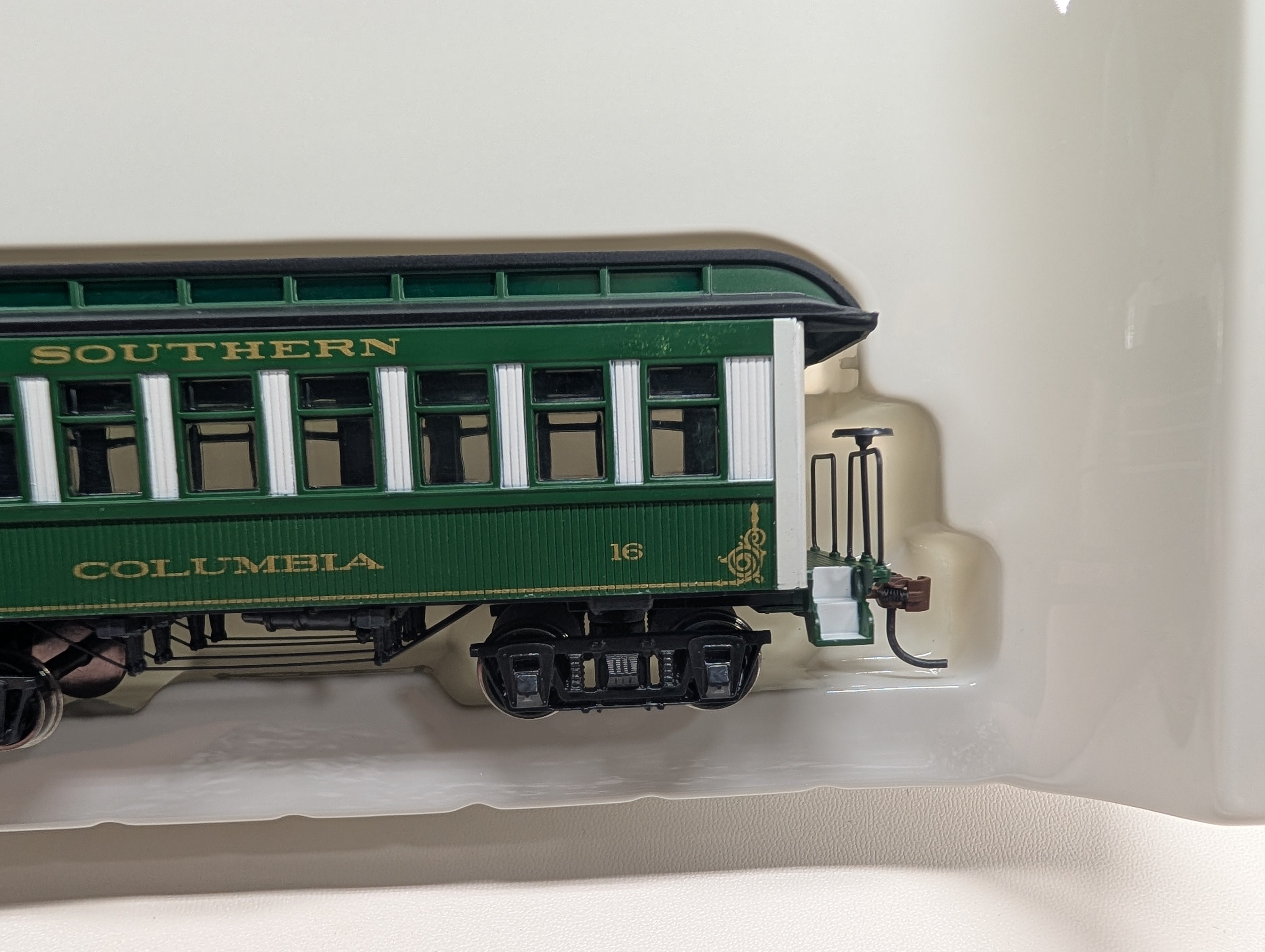 USED Roundhouse 84285 HO Scale Overton Coach Passenger Car Southern Columbia #16