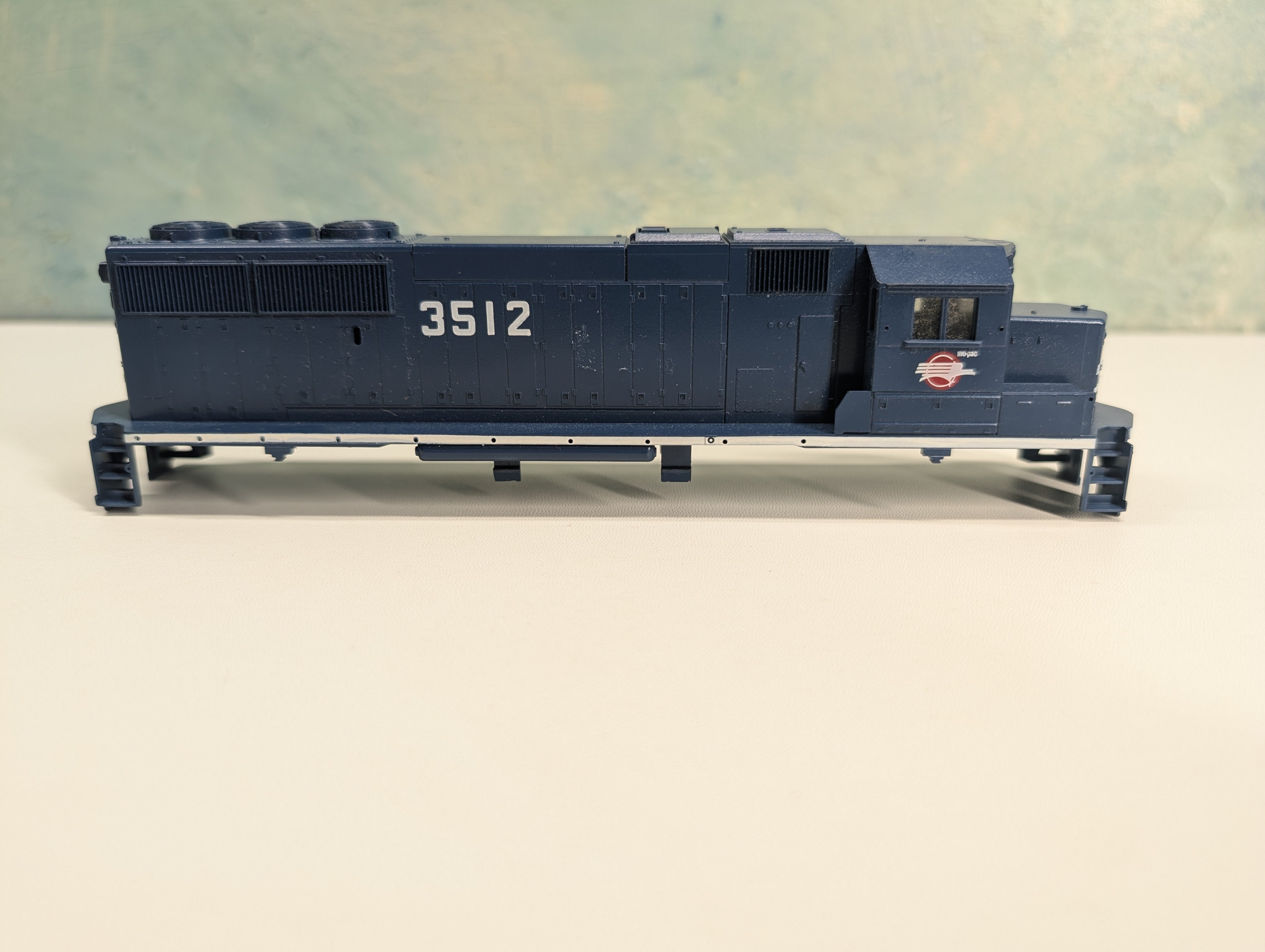 USED Athearn HO Scale GP-50 Diesel Locomotive Shell Only Missouri Pacific MP #3512