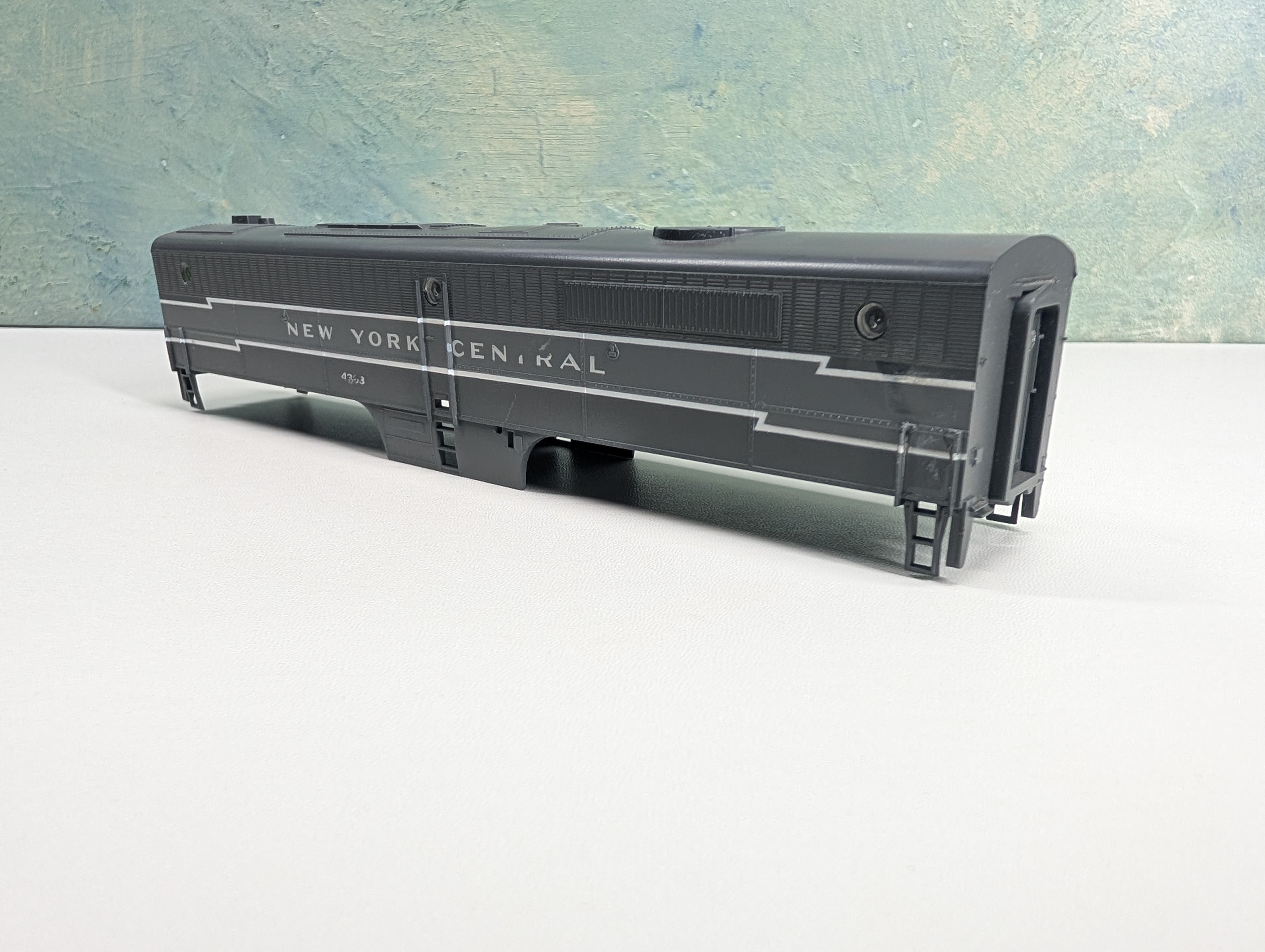 USED Athearn HO Scale PB-1 Diesel Locomotive Shell Only New York Central NYC #4303