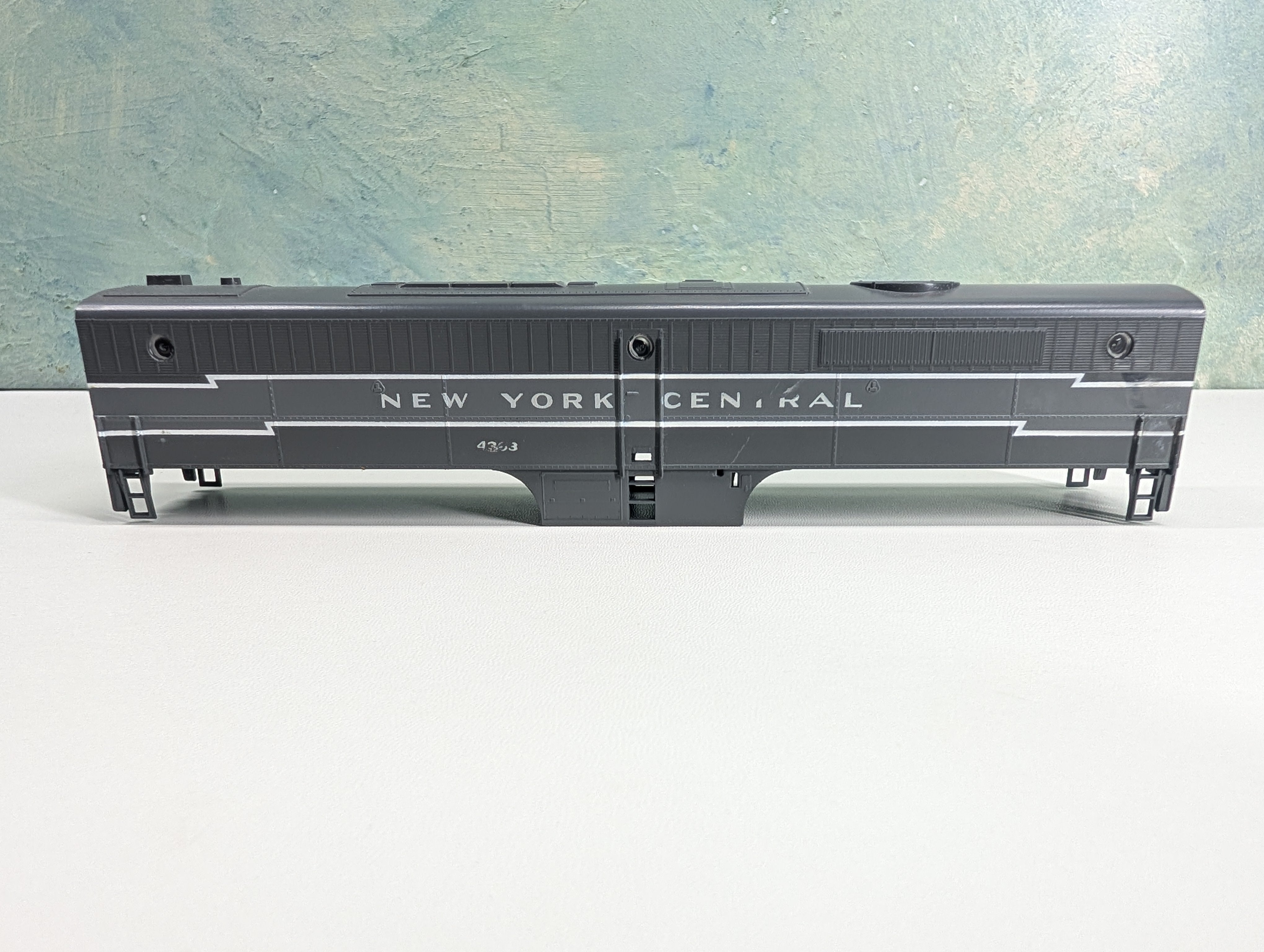 USED Athearn HO Scale PB-1 Diesel Locomotive Shell Only New York Central NYC #4303