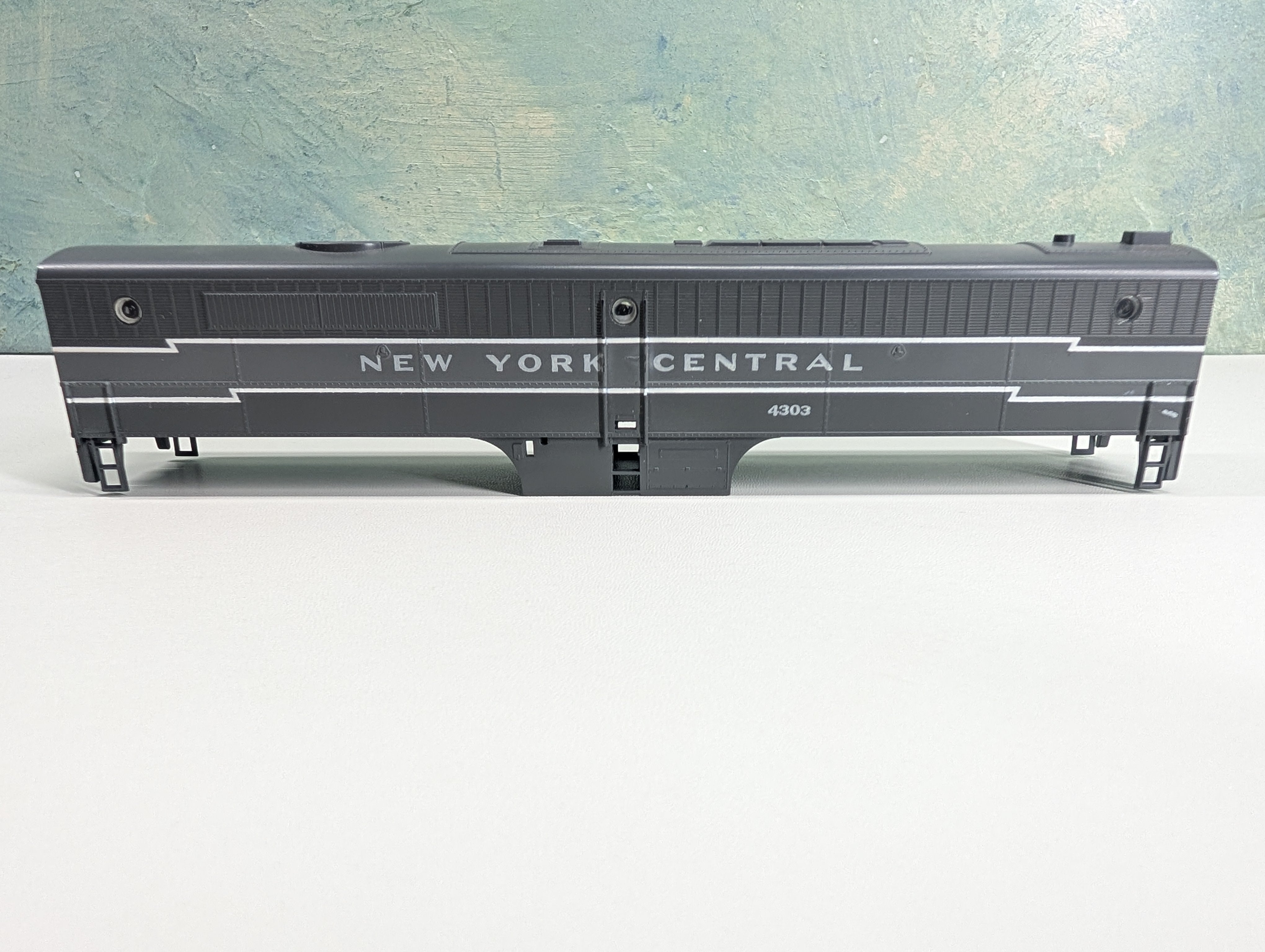 USED Athearn HO Scale PB-1 Diesel Locomotive Shell Only New York Central NYC #4303