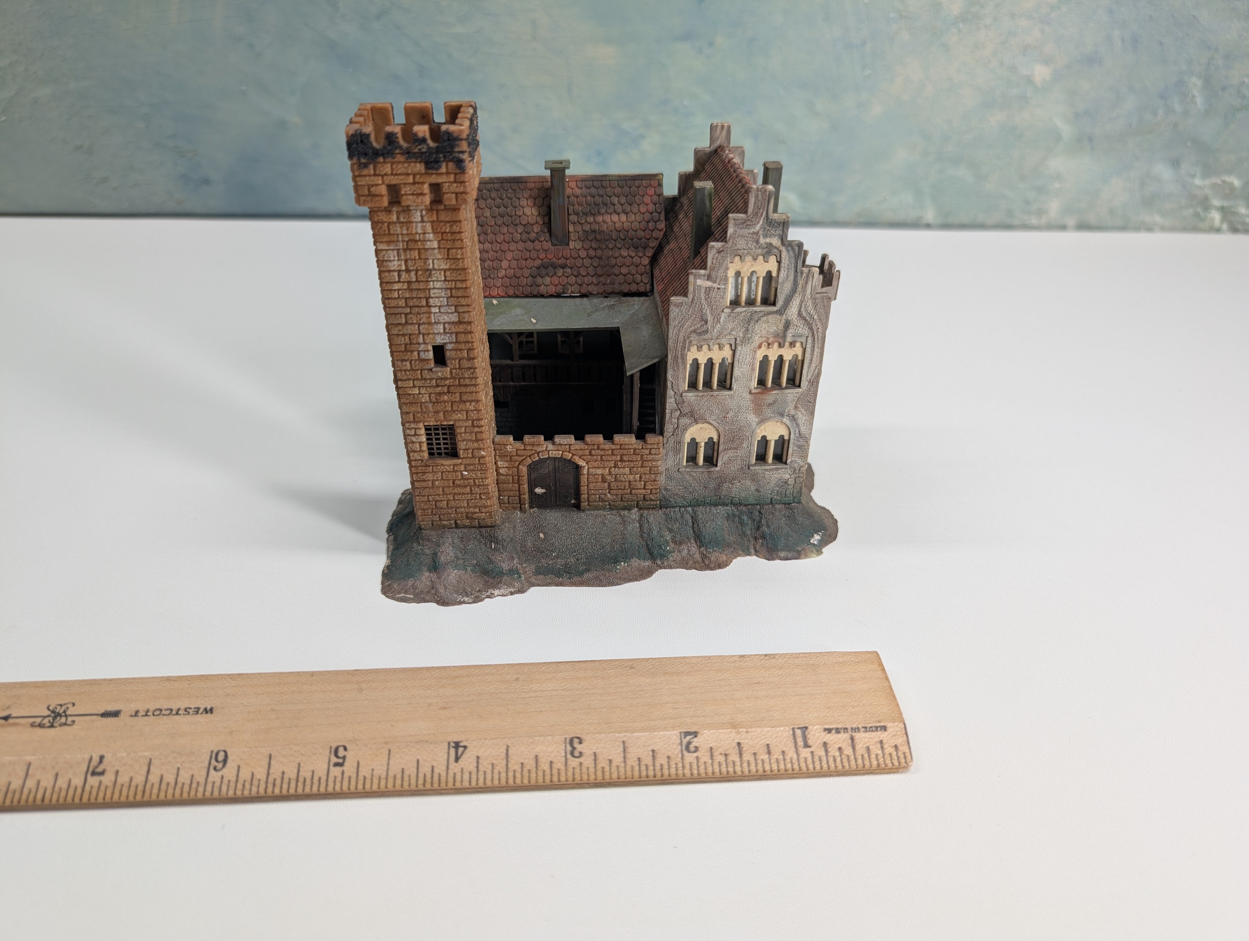 USED Faller 29201 N Scale Castle, German