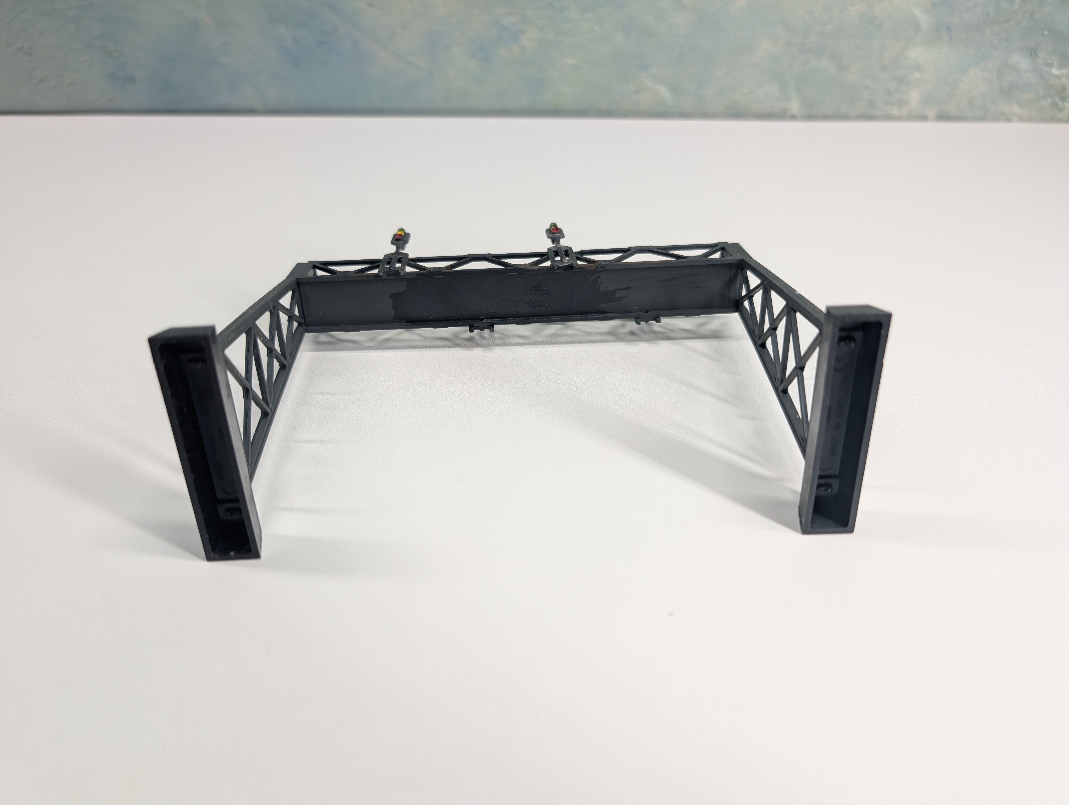 USED AHM 5613 HO Scale Signal Bridge