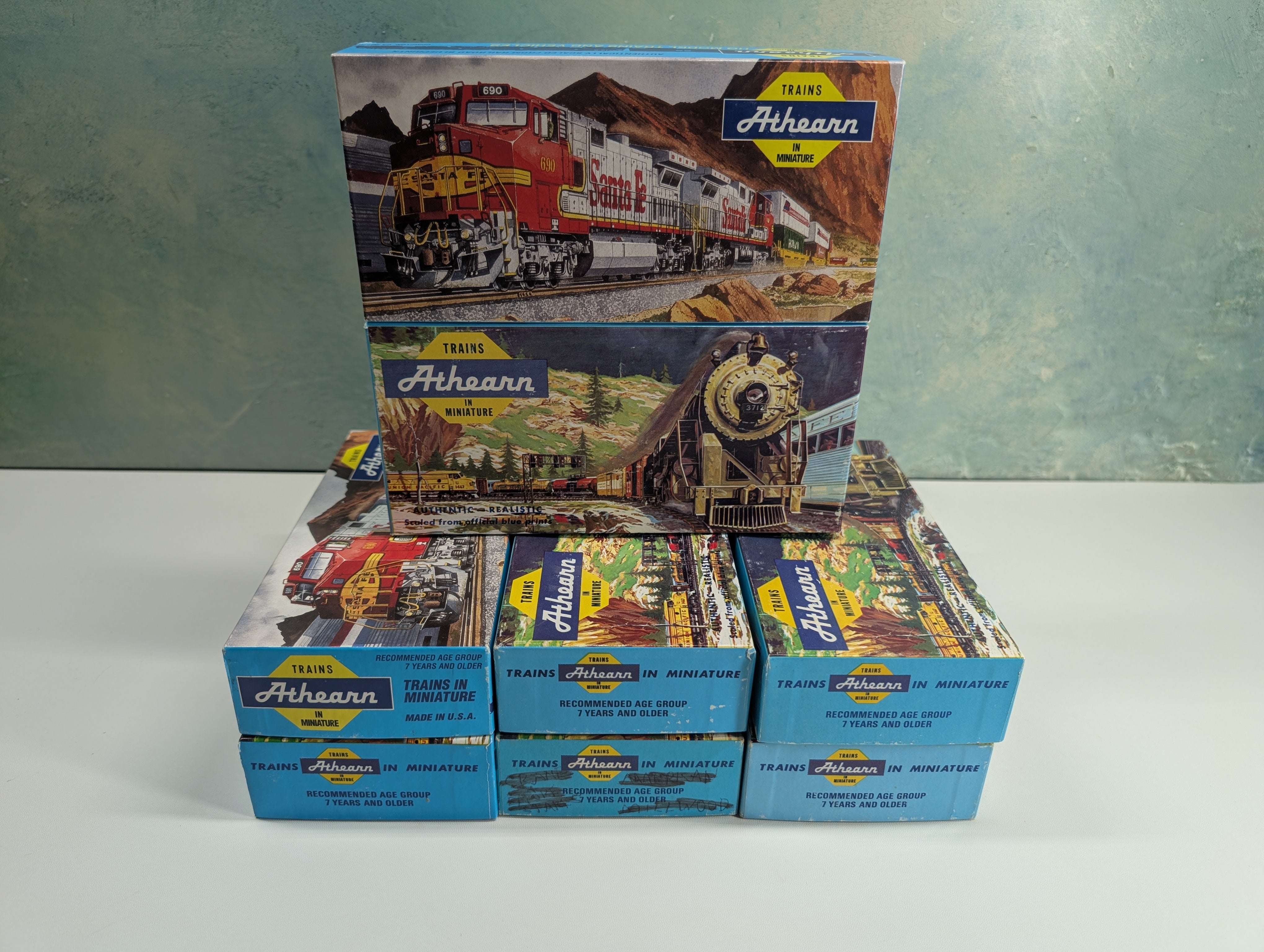 USED Athearn HO Scale Lot of Empty Train Boxes for Storage (8 pcs)