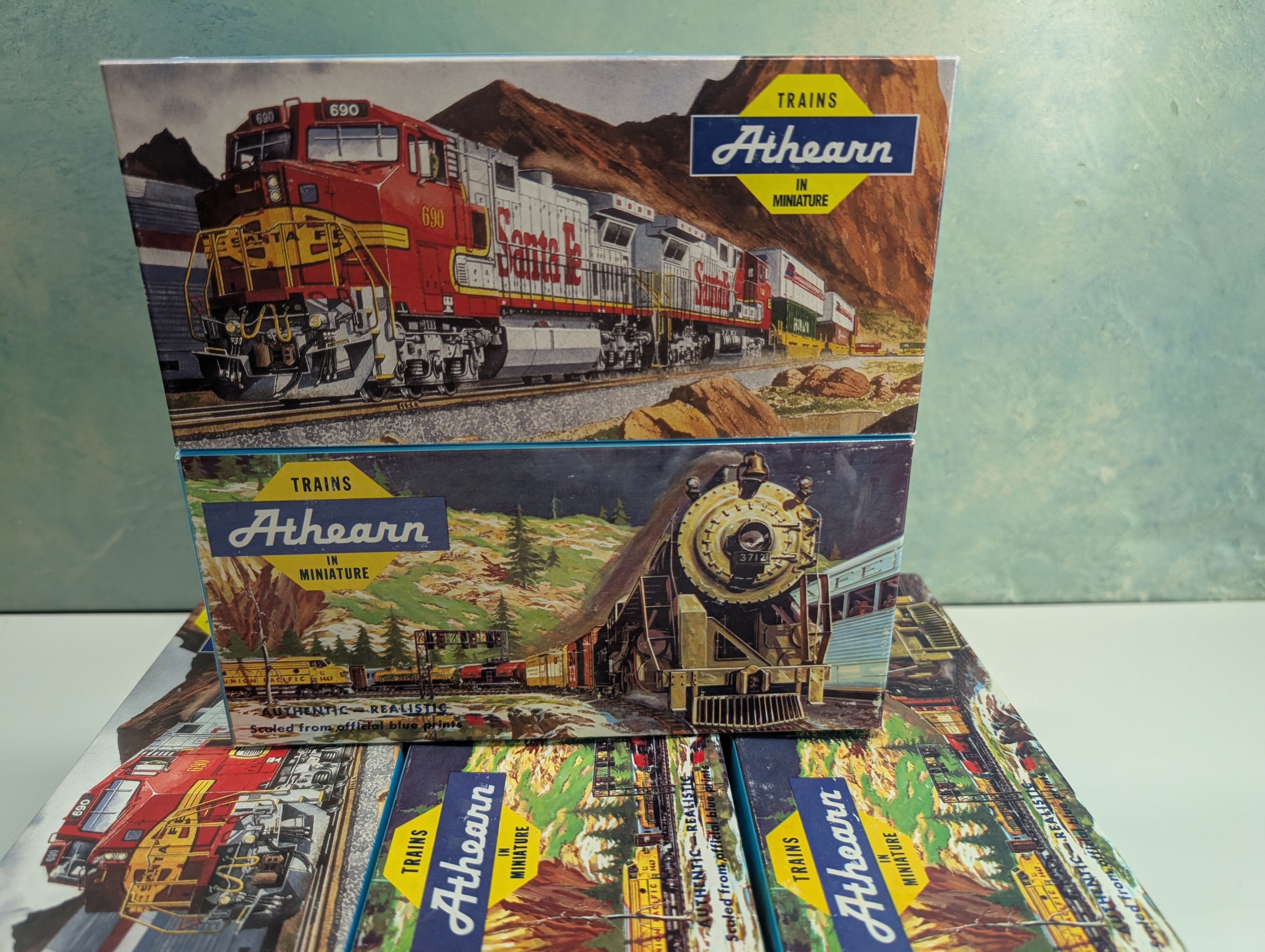 USED Athearn HO Scale Lot of Empty Train Boxes for Storage (8 pcs)