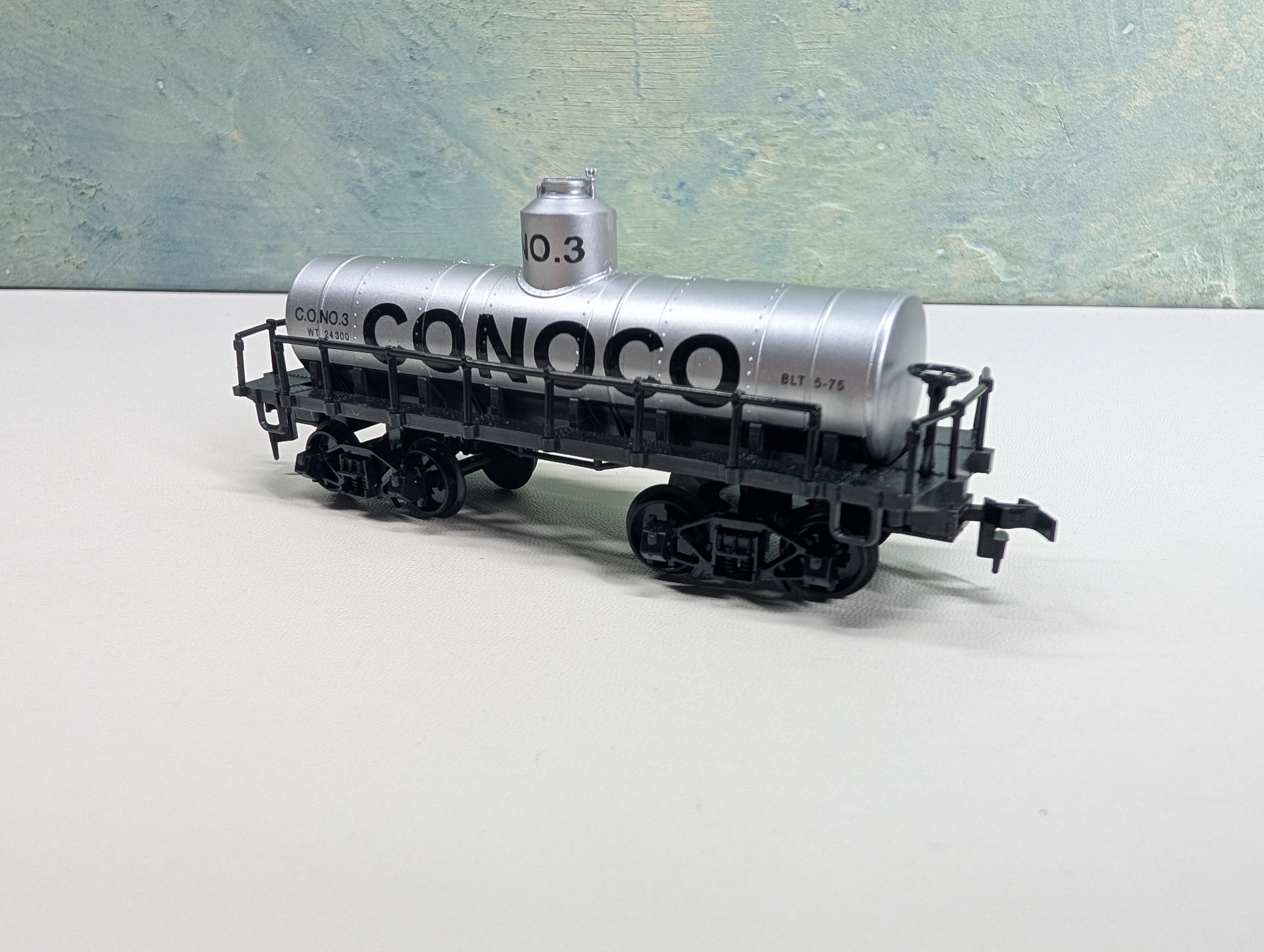 USED IHC HO Scale Old Time Tank Car Conoco Inc. #3