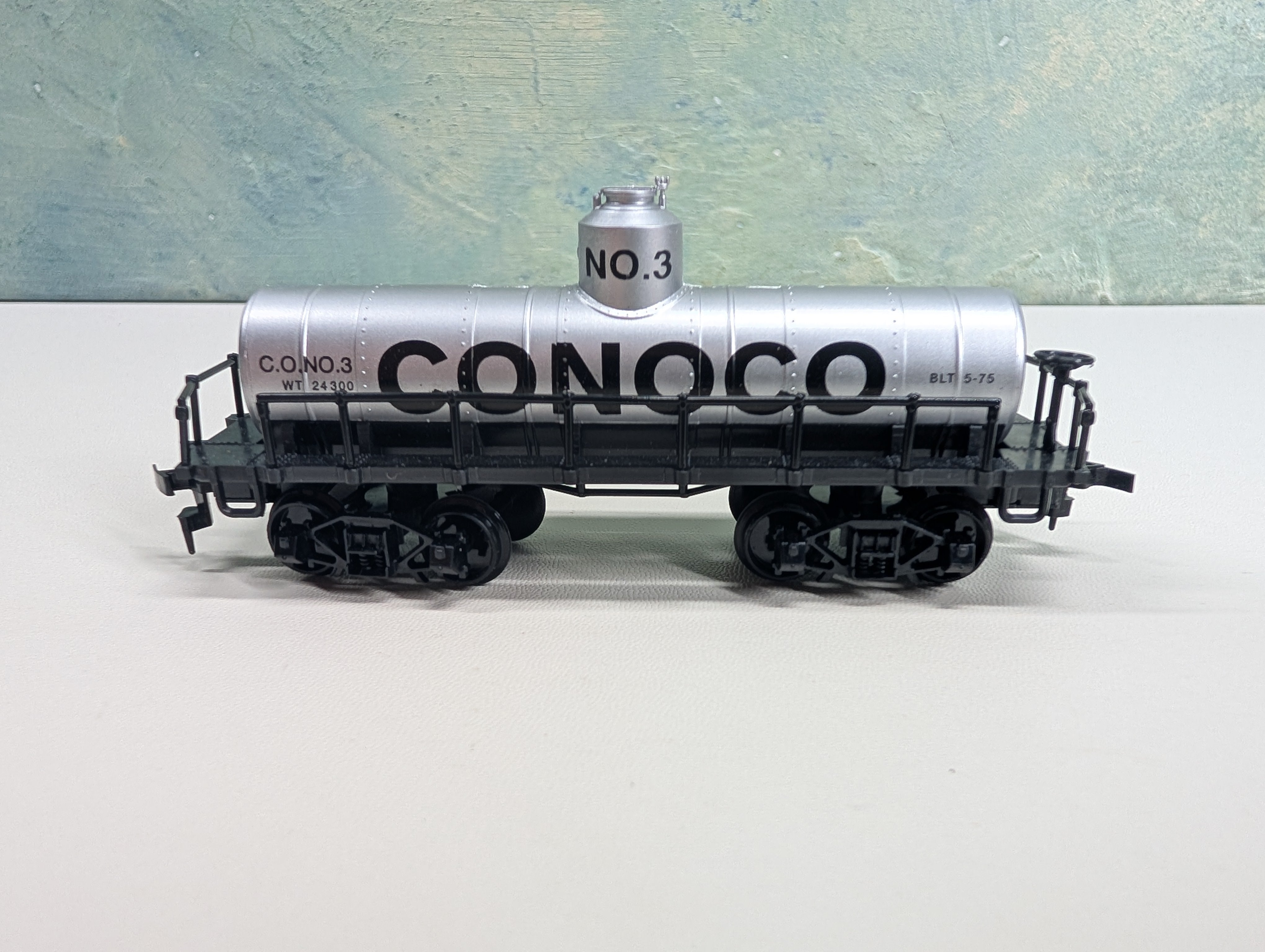 USED IHC HO Scale Old Time Tank Car Conoco Inc. #3
