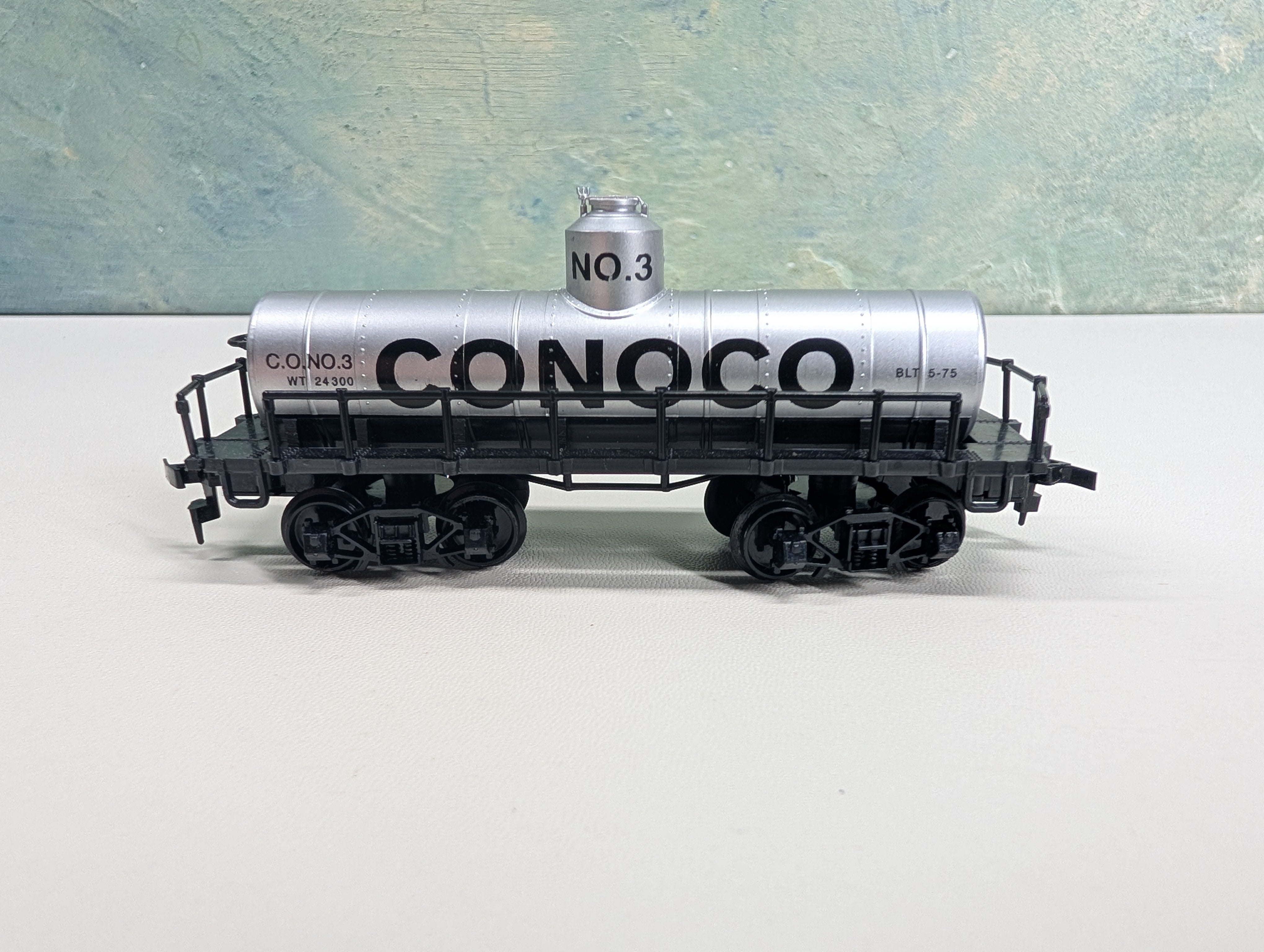 USED IHC HO Scale Old Time Tank Car Conoco Inc. #3