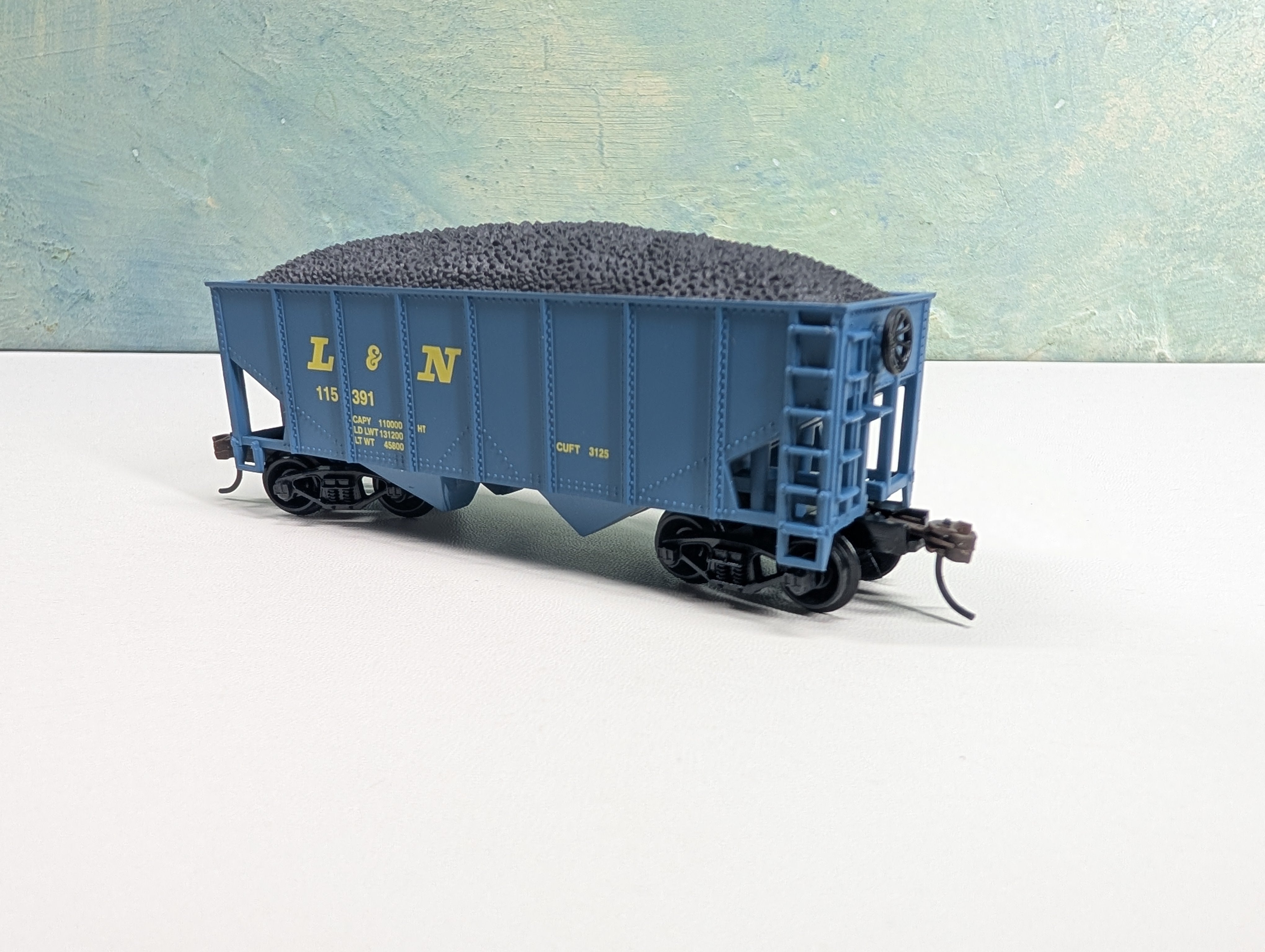 USED Life-Like HO Scale 2 Bay Hopper w/ Coal Louisville & Nashville L&N #115391