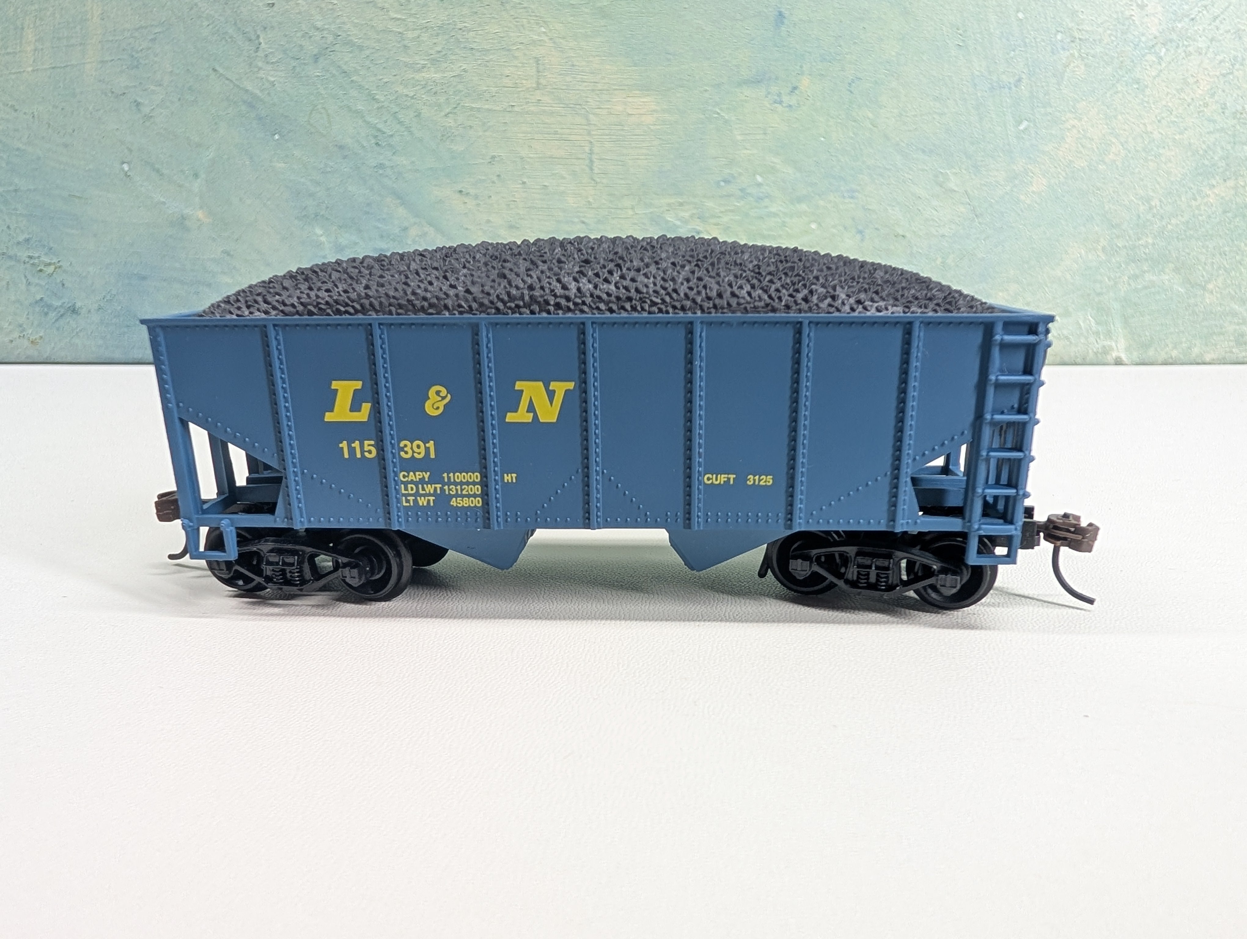 USED Life-Like HO Scale 2 Bay Hopper w/ Coal Louisville & Nashville L&N #115391