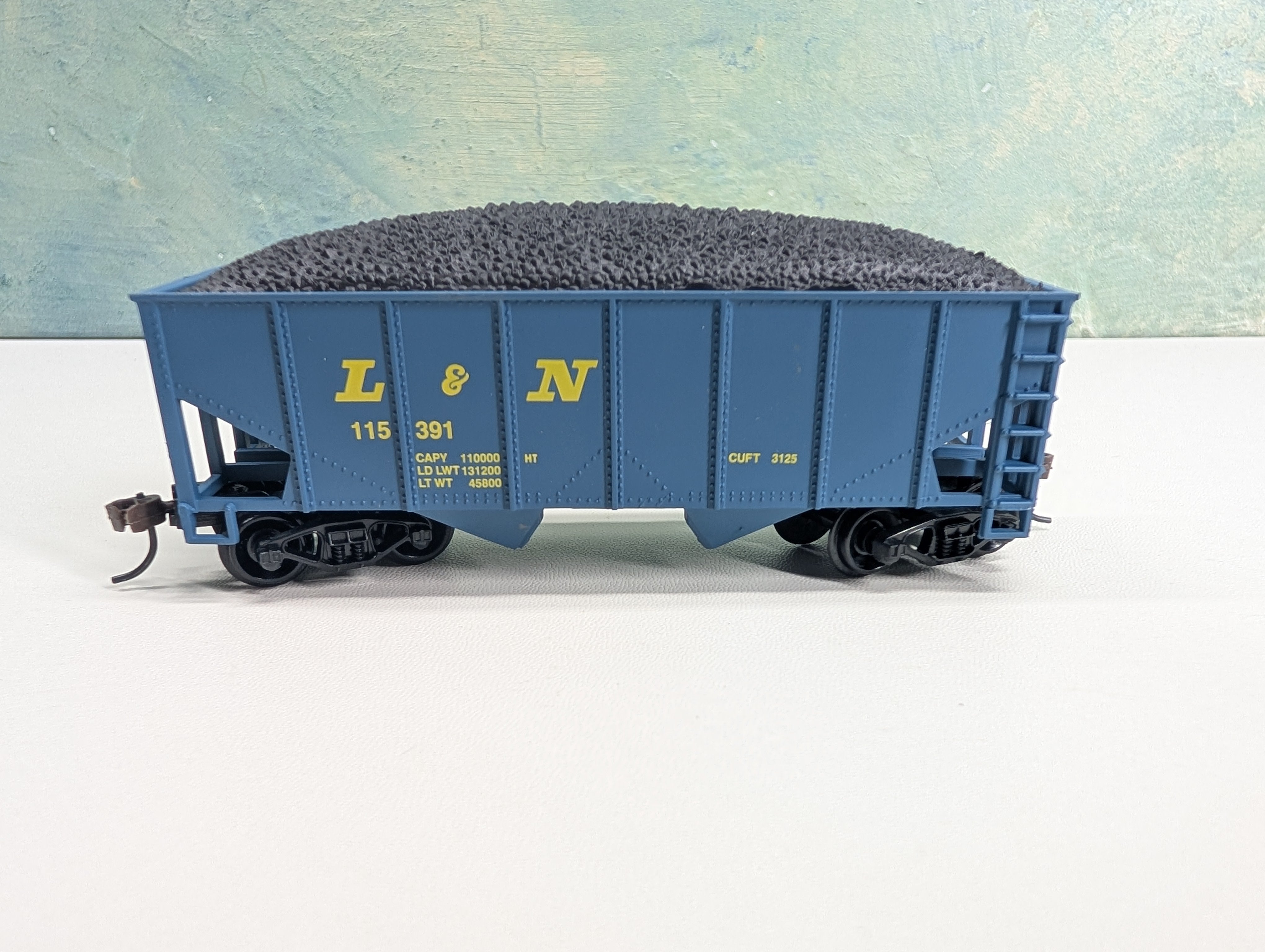 USED Life-Like HO Scale 2 Bay Hopper w/ Coal Louisville & Nashville L&N #115391