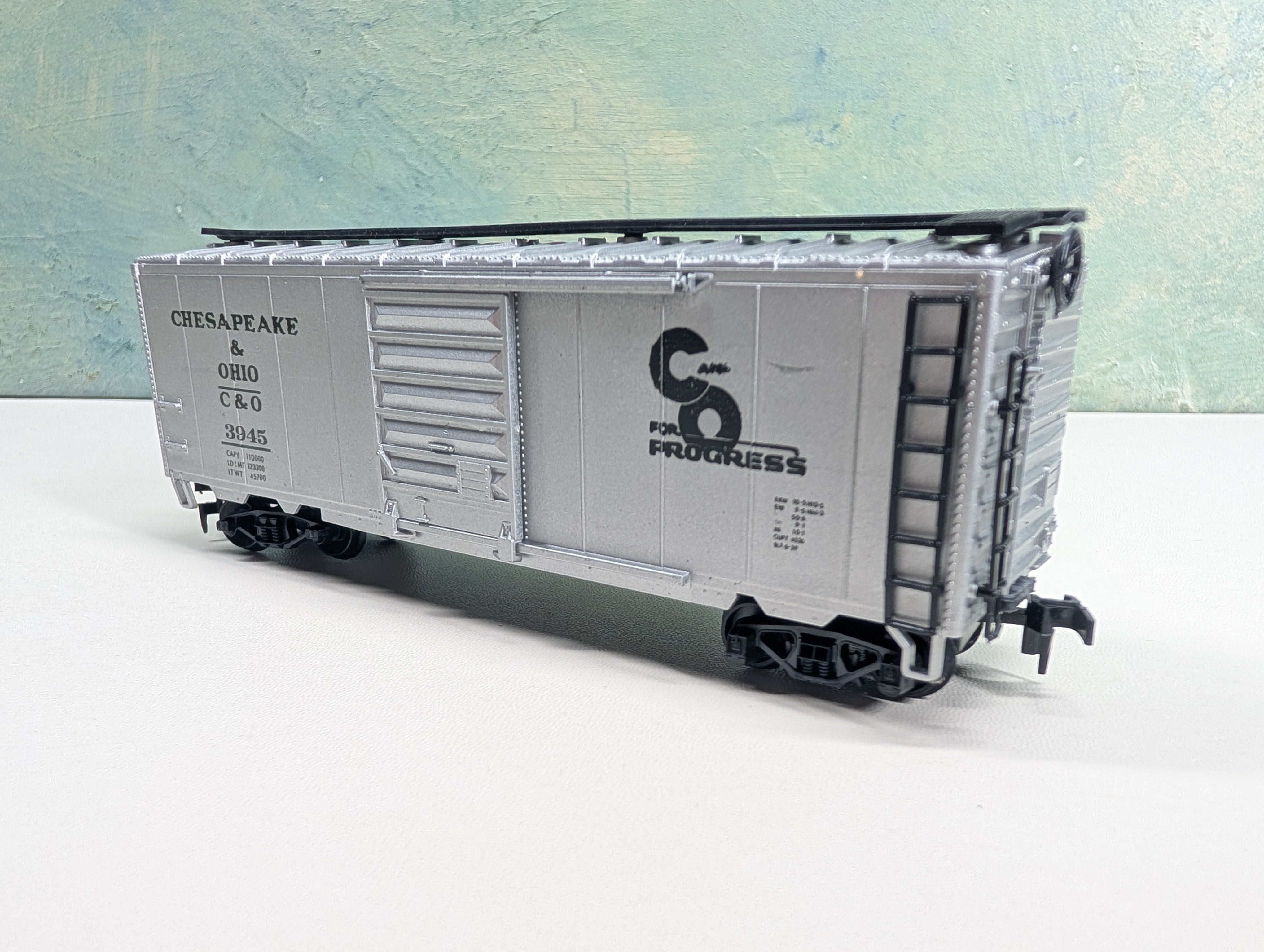 USED ROCO HO Scale 40' Box Car Chesapeake and Ohio C&O #3945