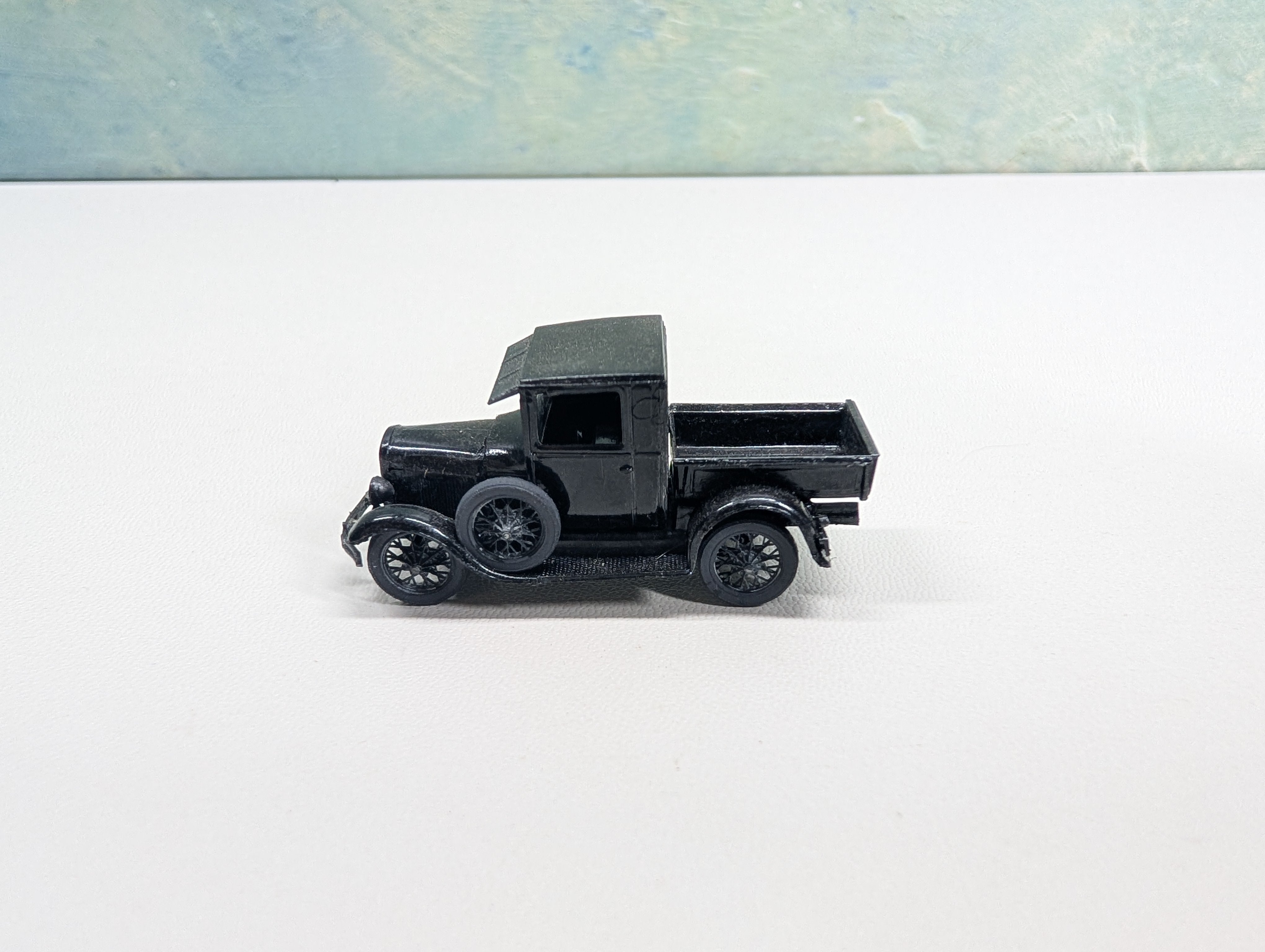 USED HO Scale Old Time Black Truck