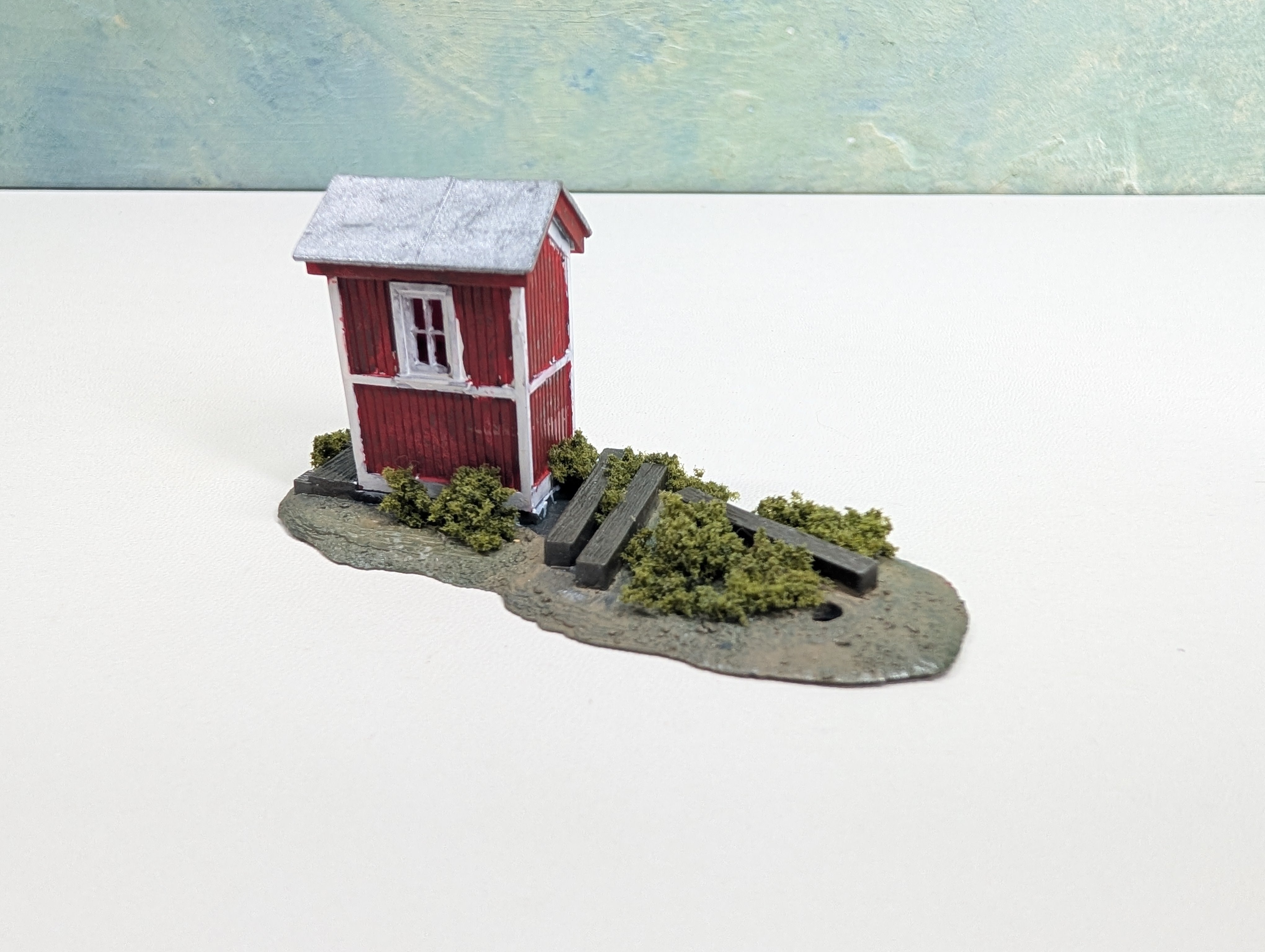 USED HO Scale Red Out House