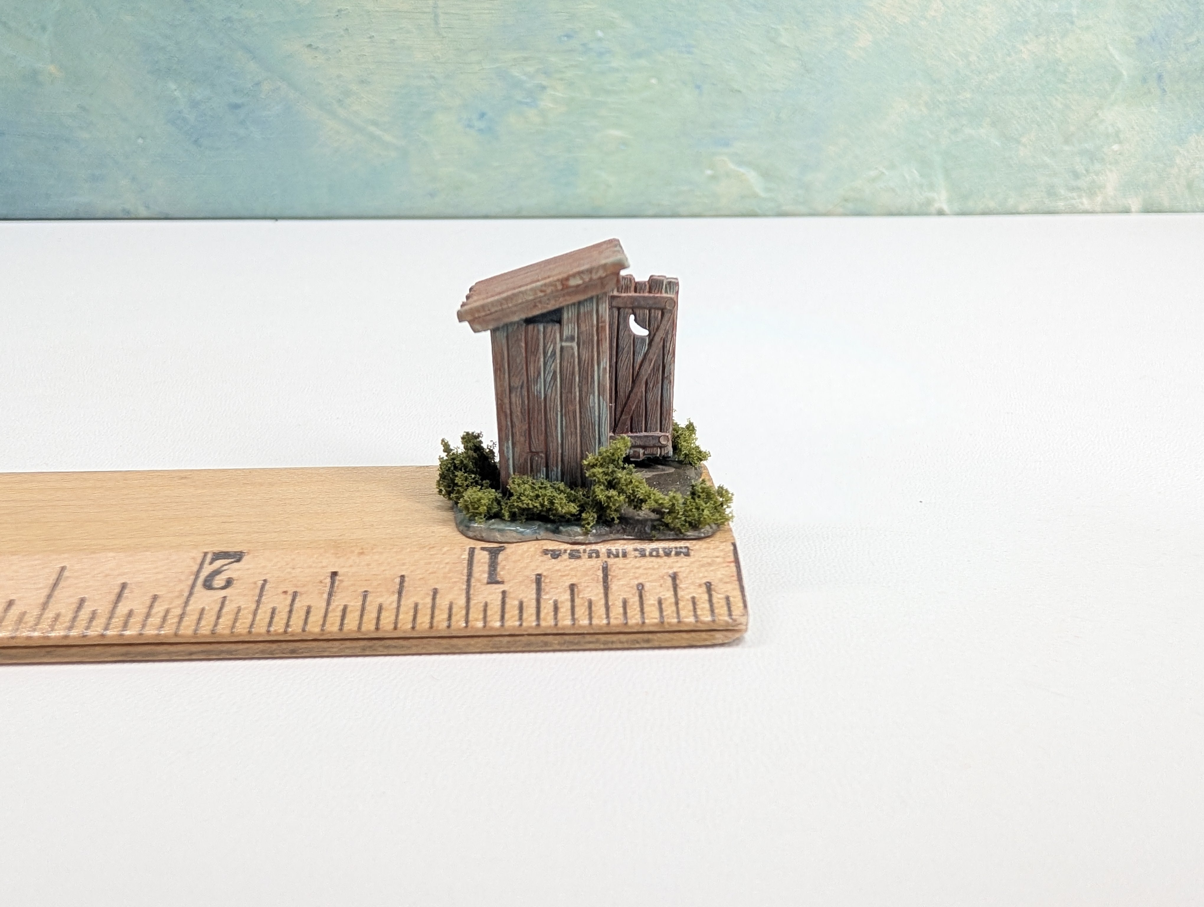 USED HO Scale Small Out House
