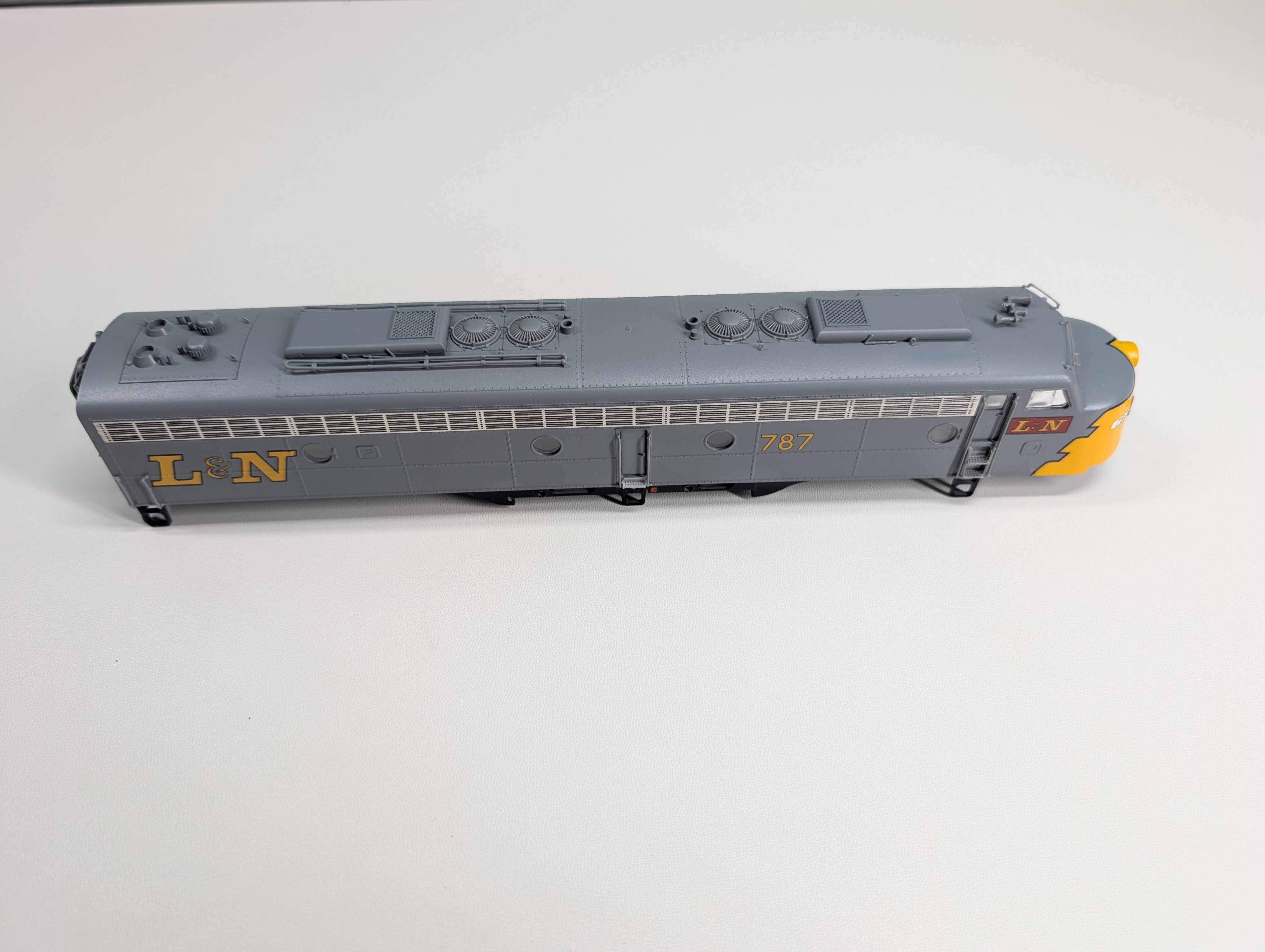 USED Life-Like HO Scale Proto 2000 E8A Diesel Locomotive Shell Only Louisville & Nashville L&N #787