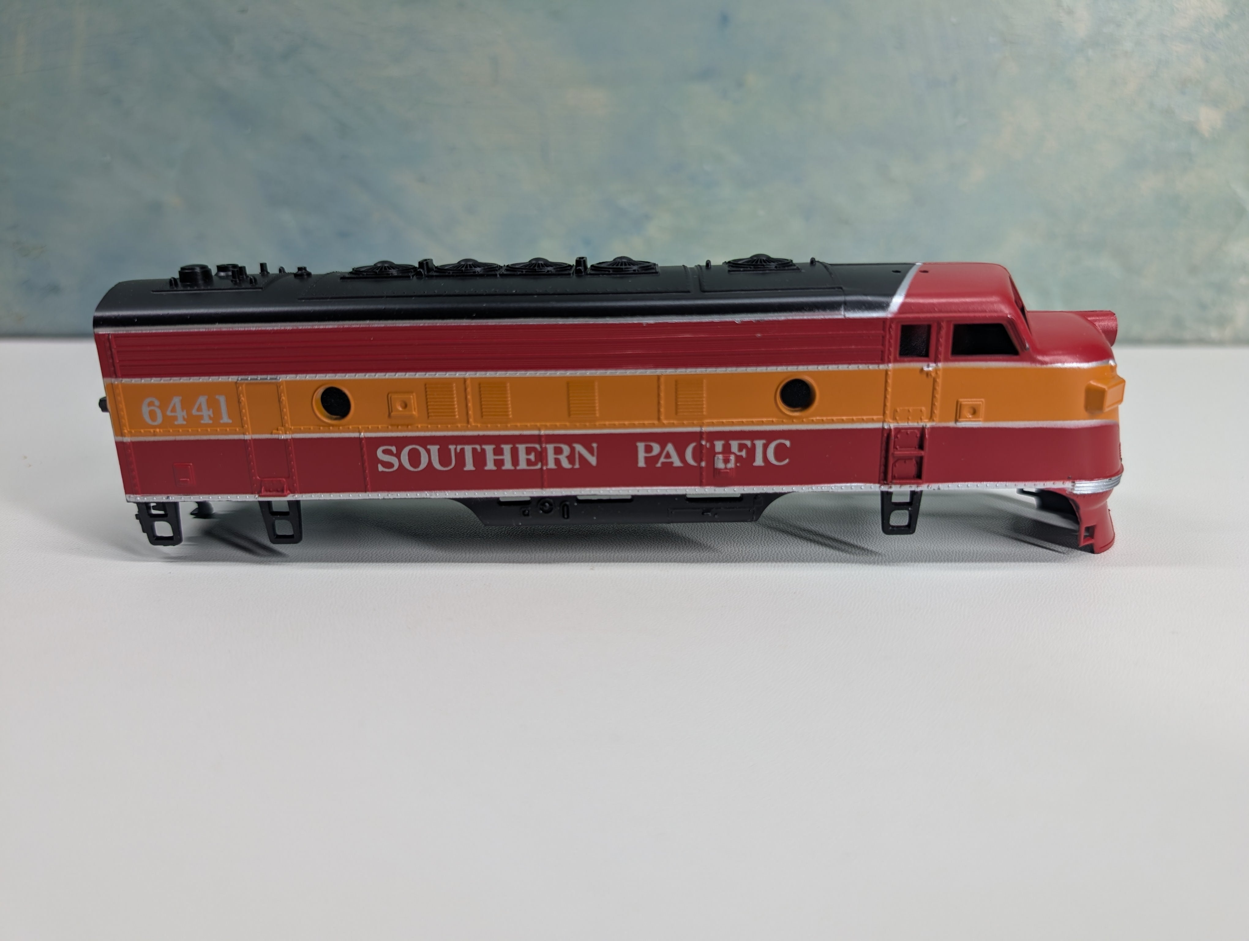 USED Athearn HO Scale F7A Diesel Locomotive Shell Only Southern Pacific SP #6441
