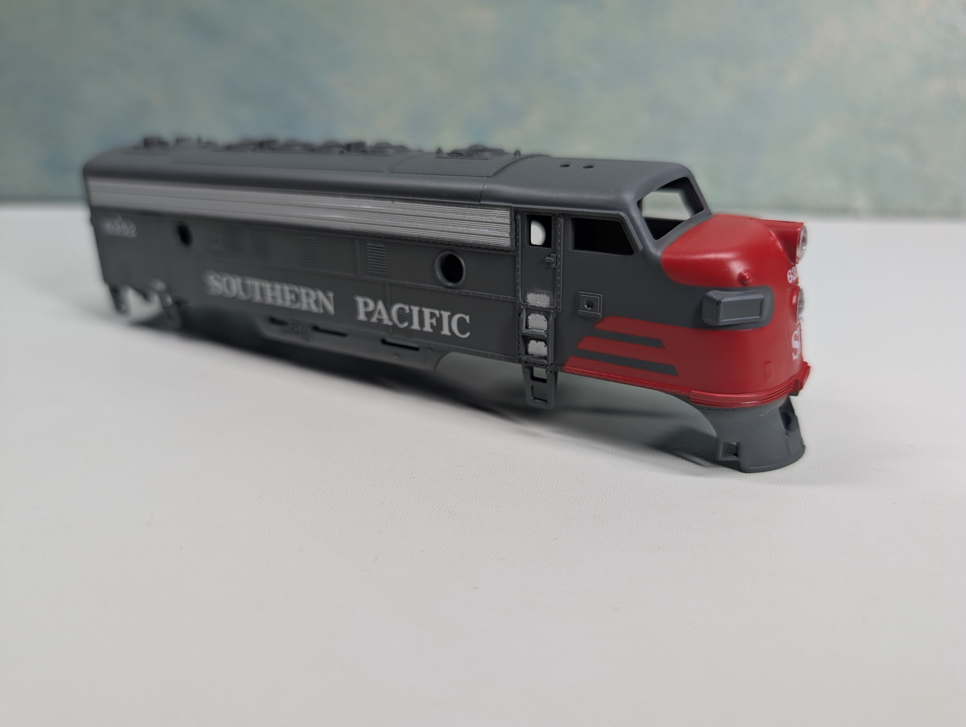 USED Athearn HO Scale F7A Diesel Locomotive Shell Only Southern Pacific SP #6352
