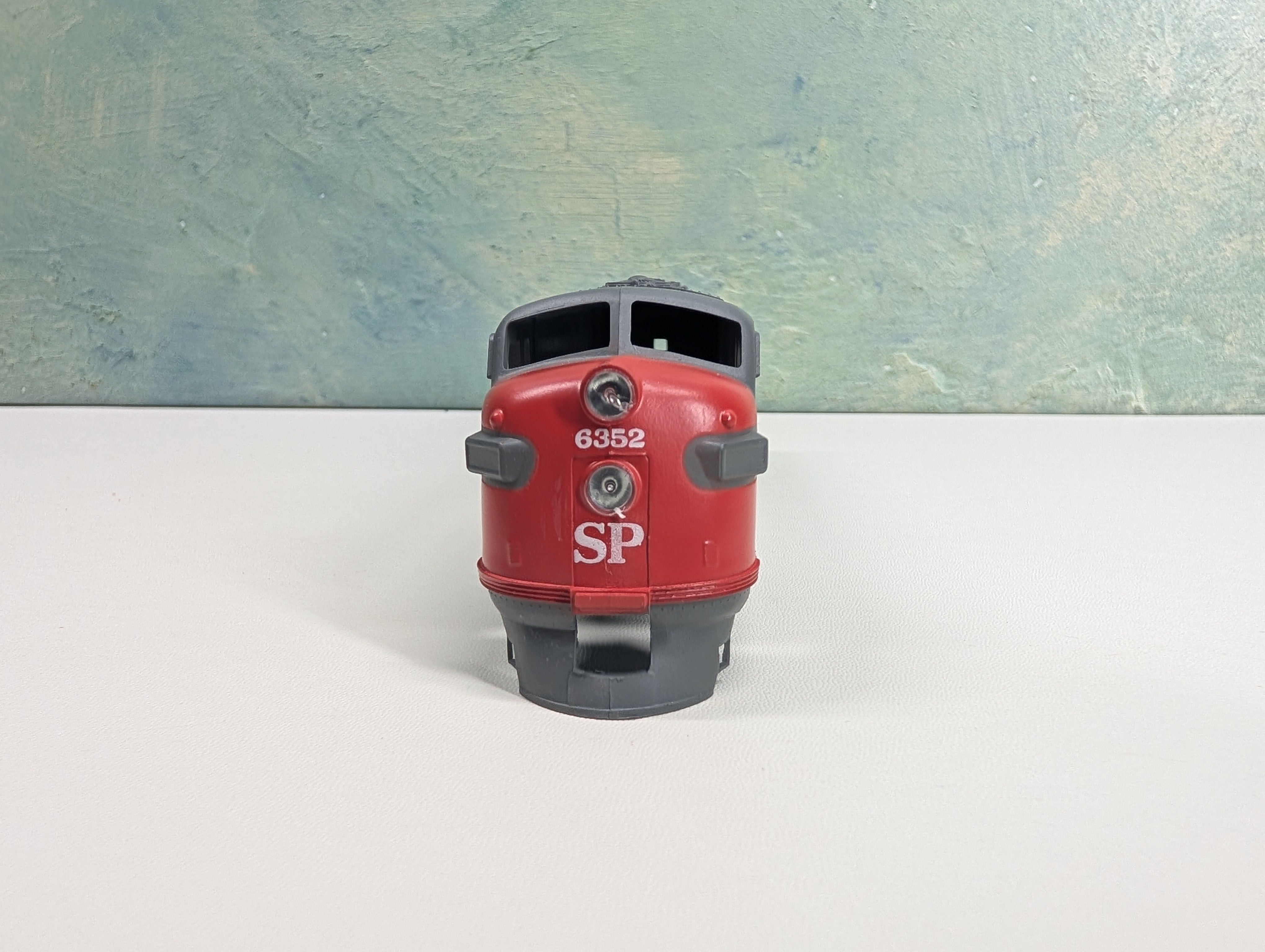 USED Athearn HO Scale F7A Diesel Locomotive Shell Only Southern Pacific SP #6352