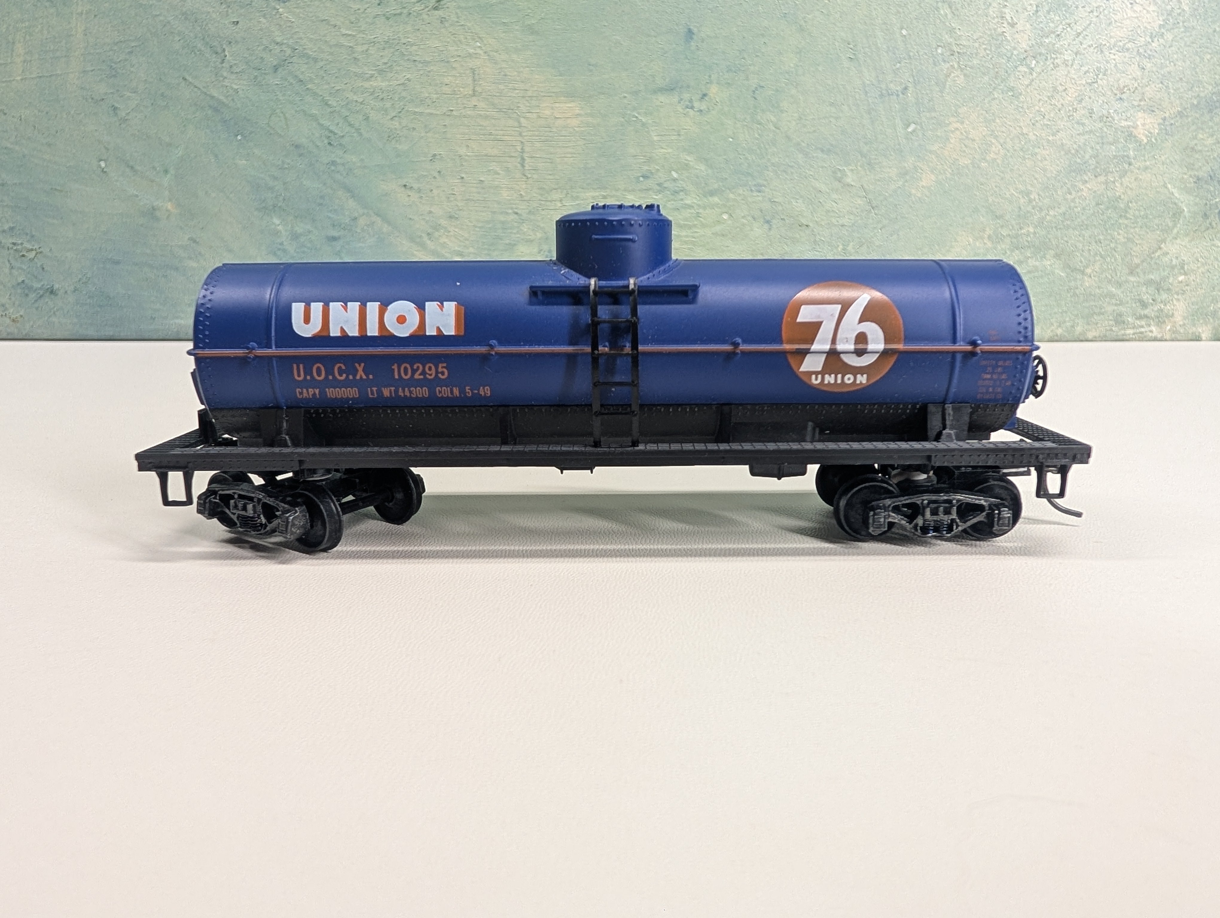 USED HO Scale Single Dome Blue Tank Car Union 76 UOCX #10295