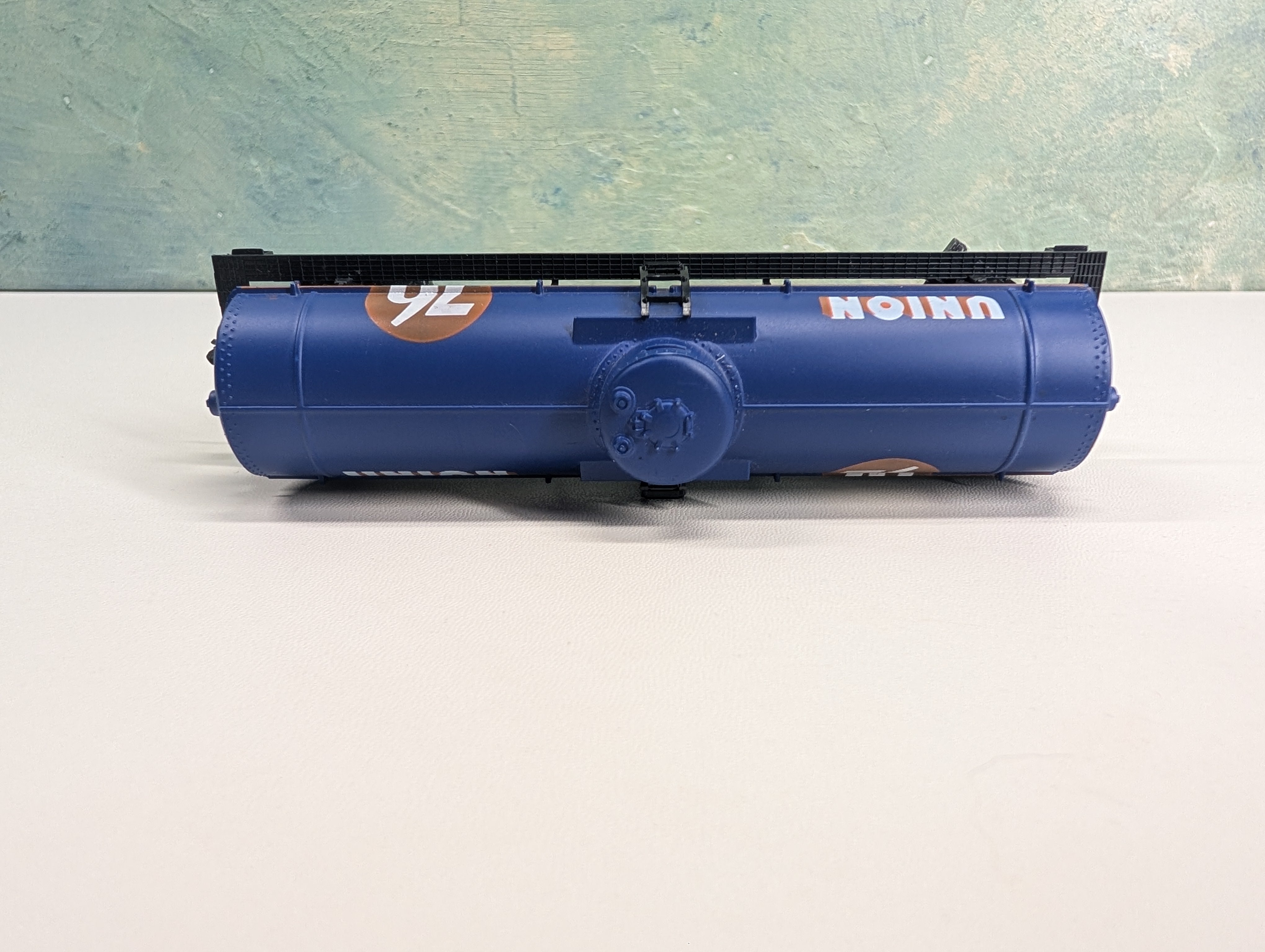 USED HO Scale Single Dome Blue Tank Car Union 76 UOCX #10295
