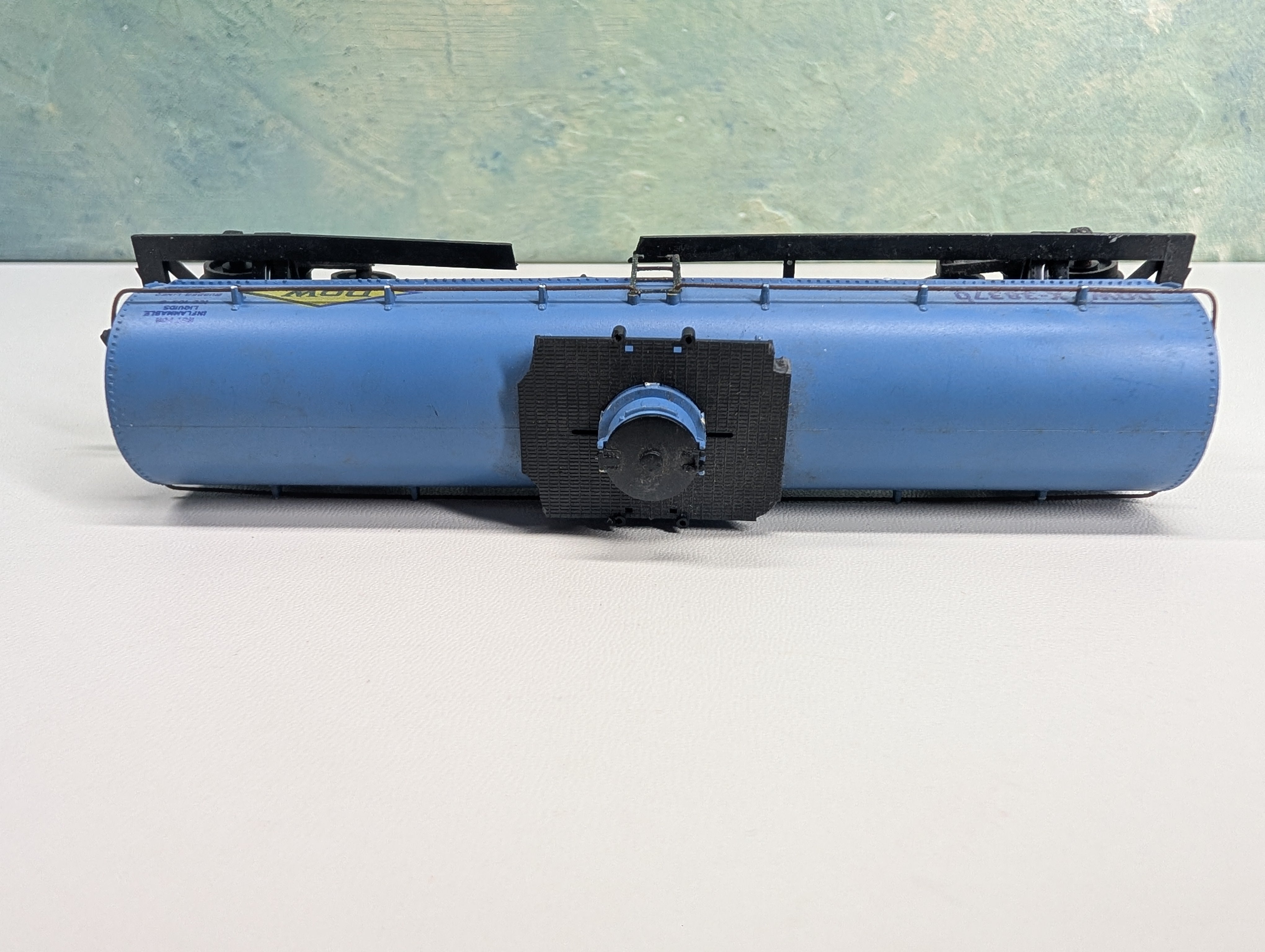 USED Athearn HO Scale Tank Car DOW #X-38370