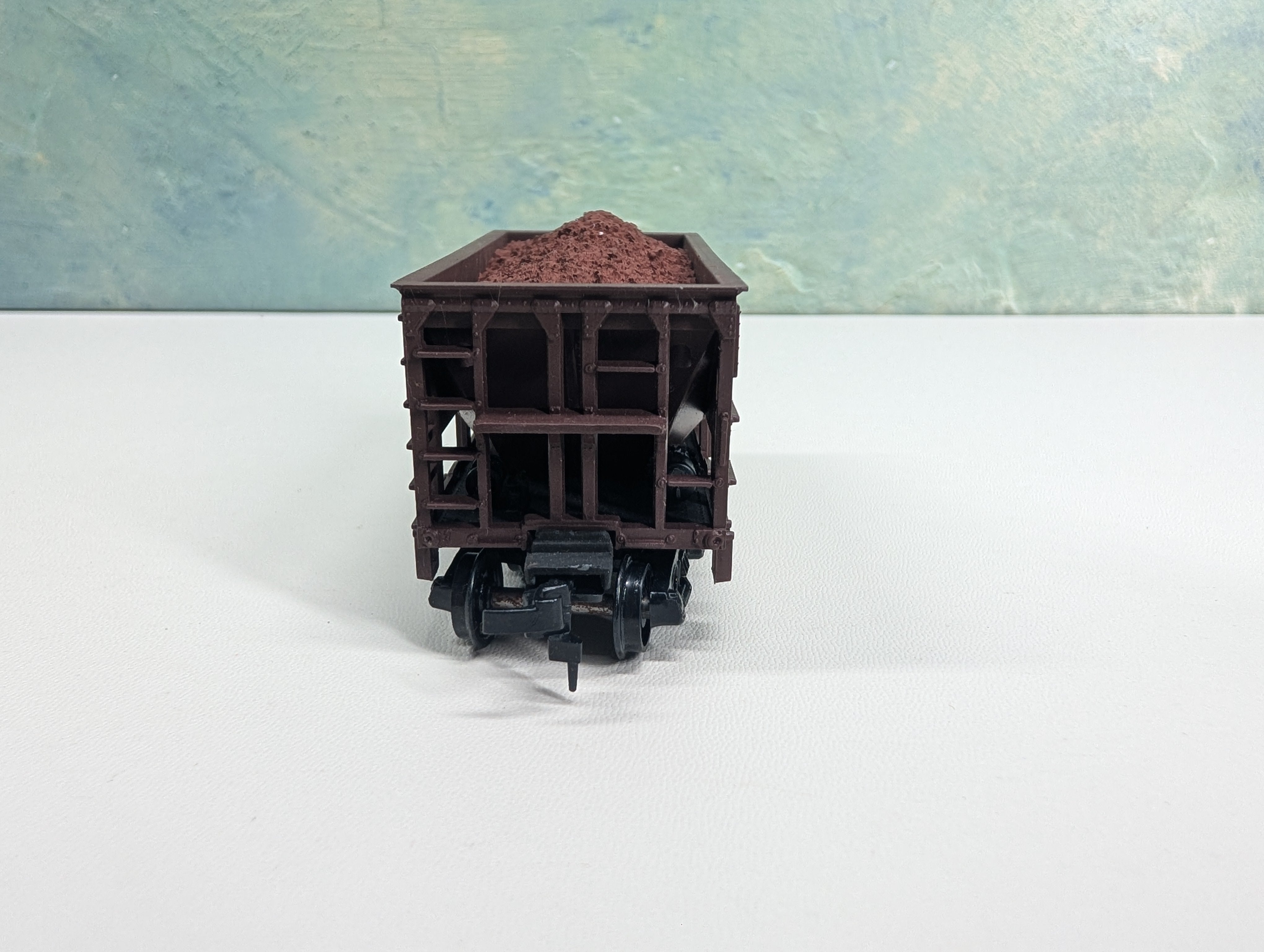 USED Roundhouse HO Scale Ore Car w/ Load Union Pacific UP #8000