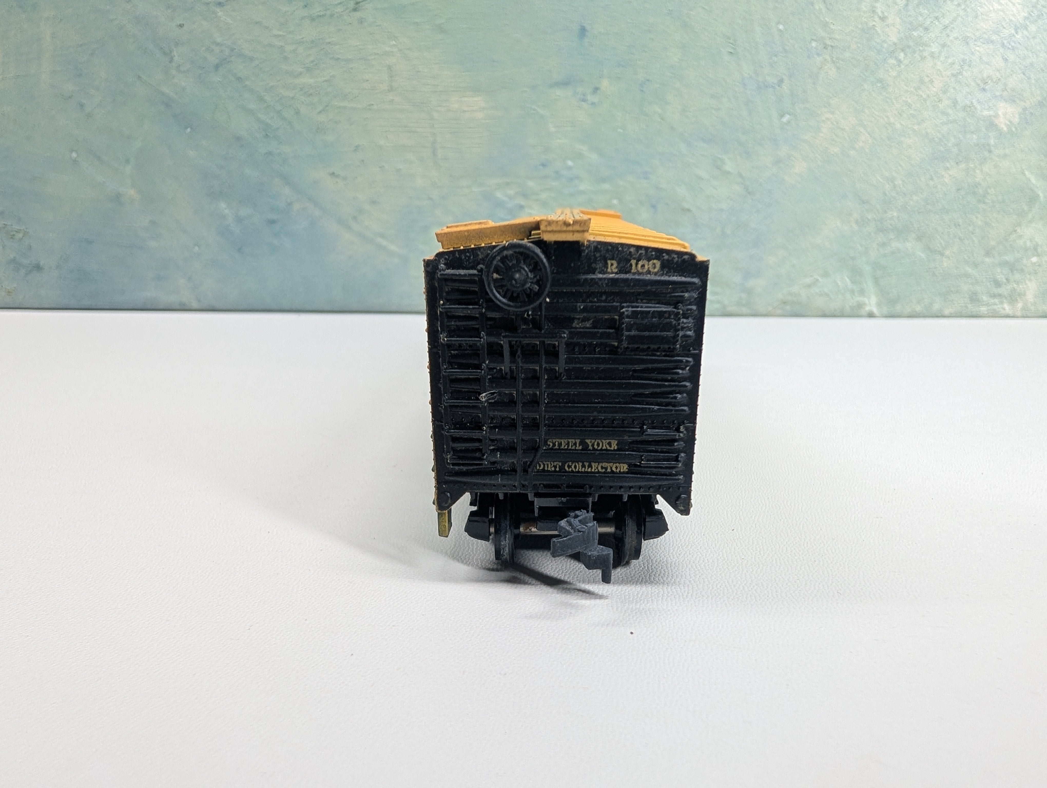 USED TRAIN MINIATURE HO Scale Wooden Box Car Rutland #100