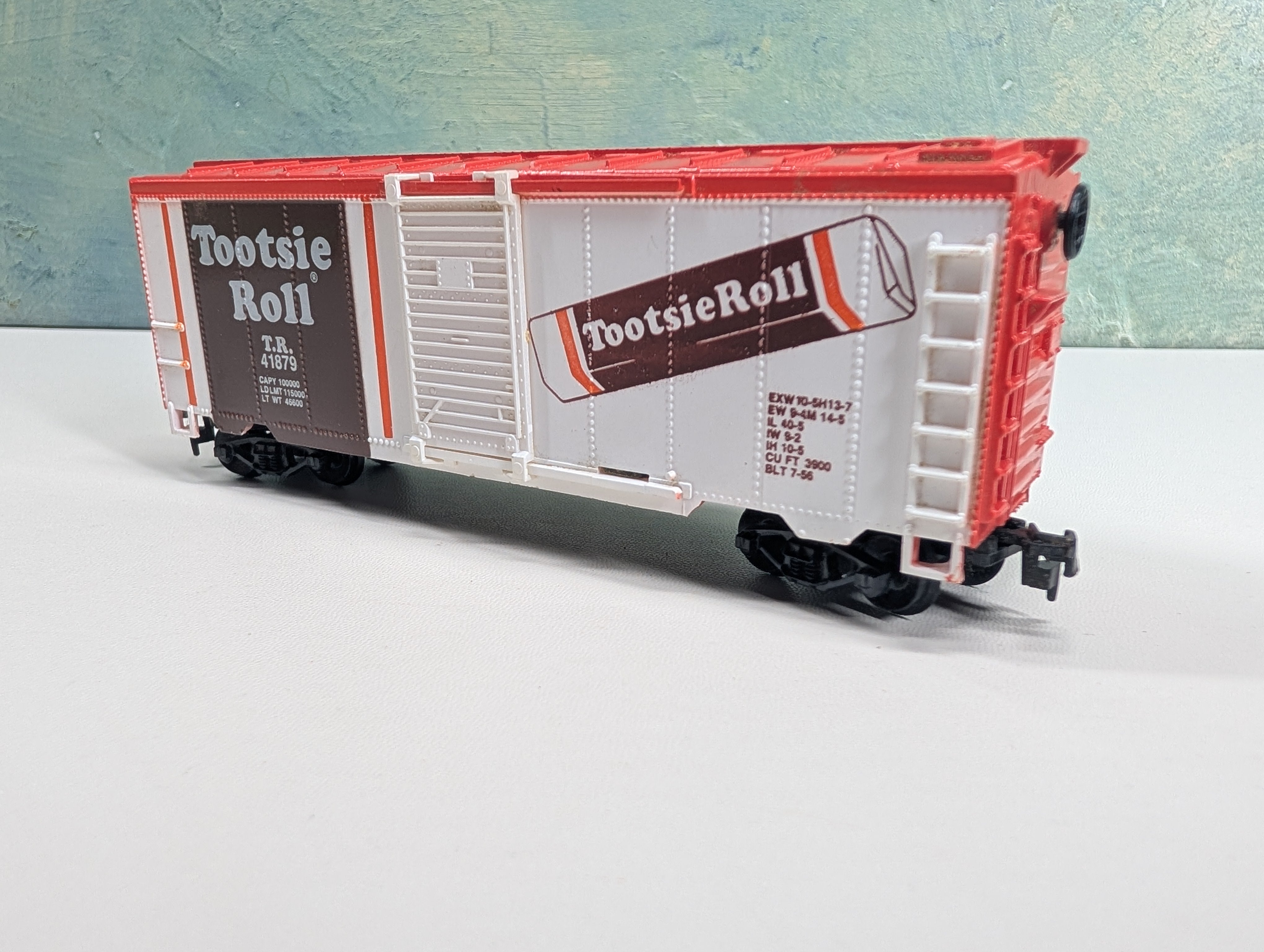 USED Life-Like HO Scale 40' Billboard Box Car Tootsie Roll TR #41879
