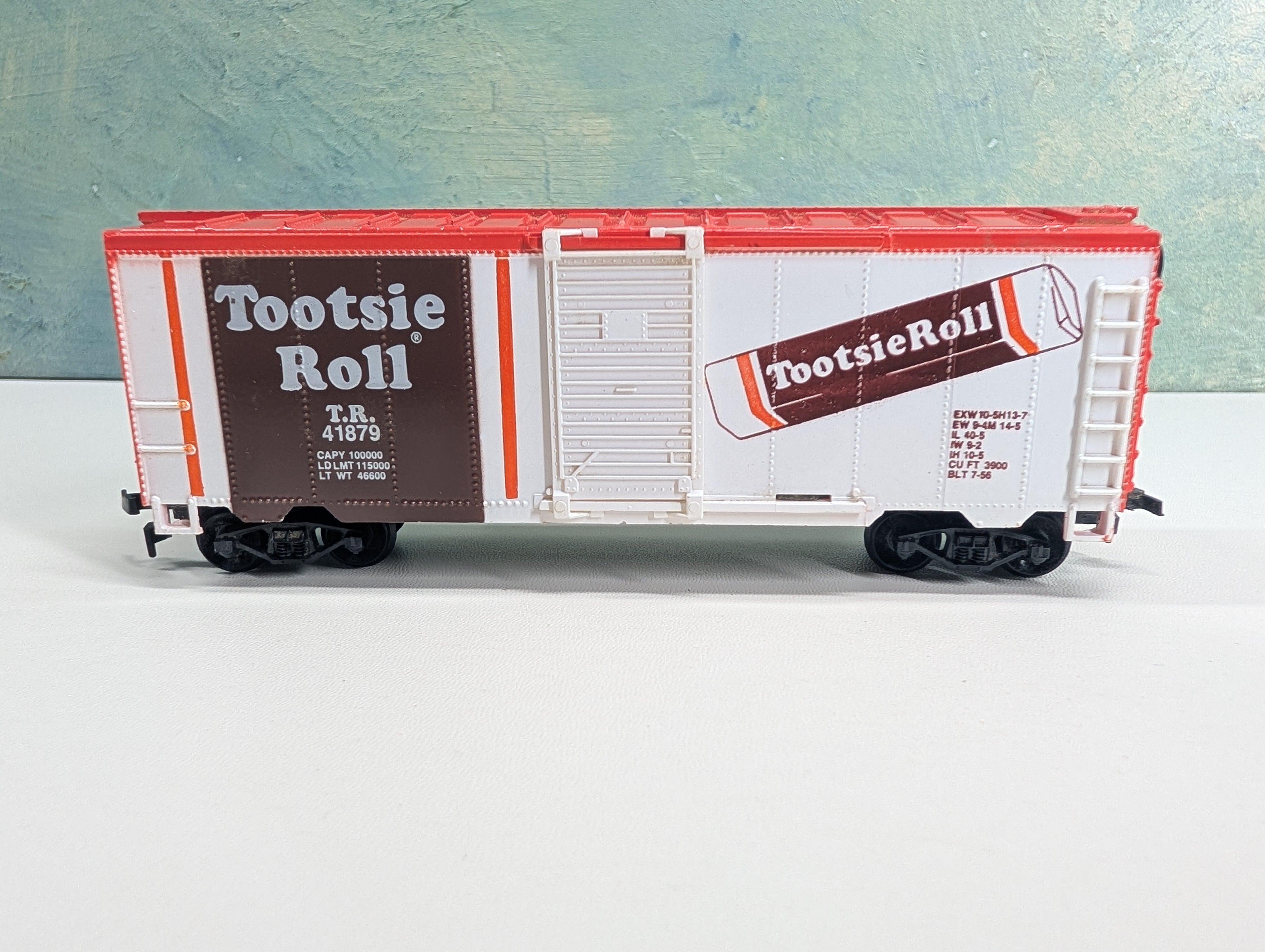 USED Life-Like HO Scale 40' Billboard Box Car Tootsie Roll TR #41879