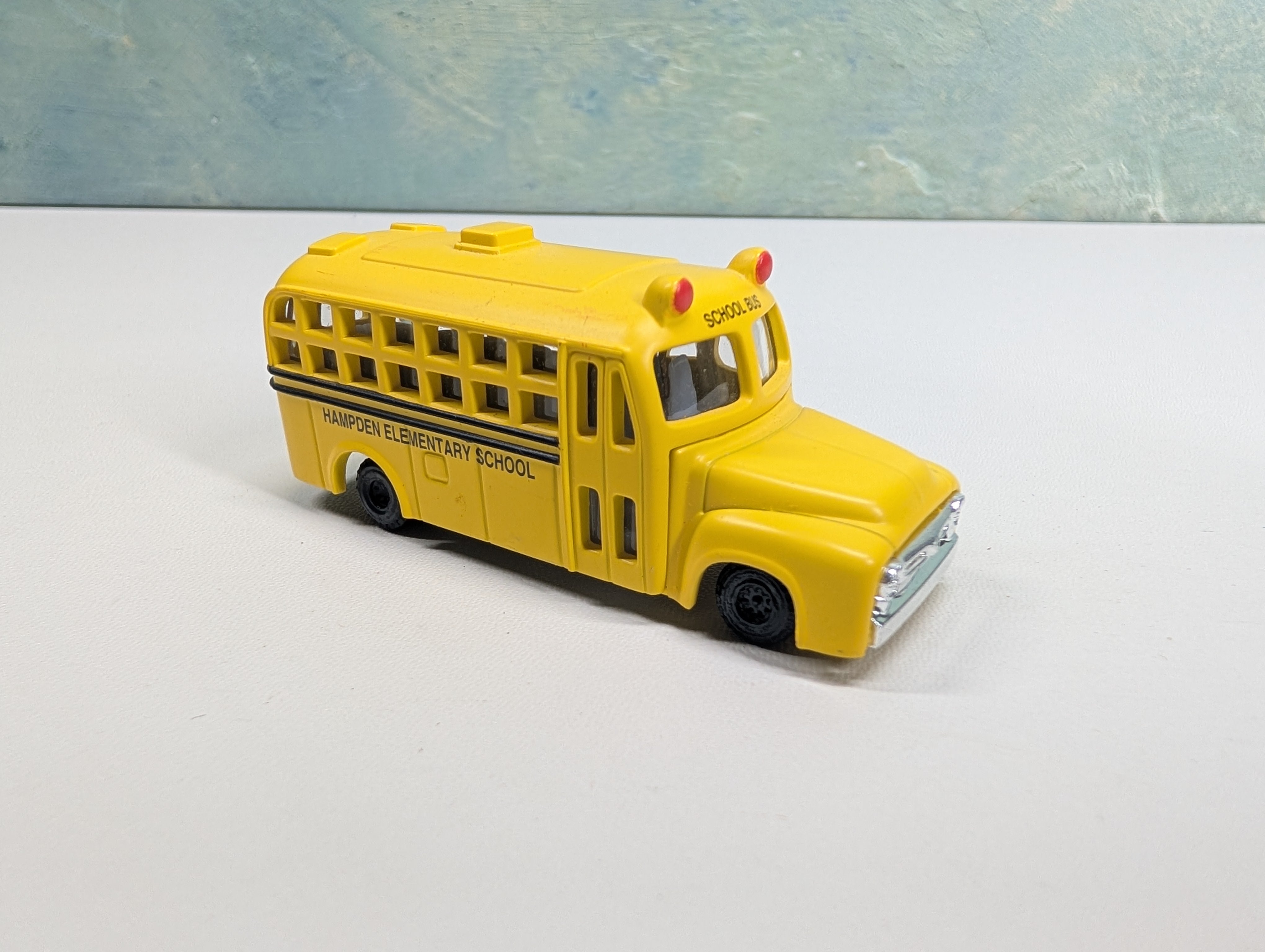USED Life-Like HO Scale Yellow School Bus