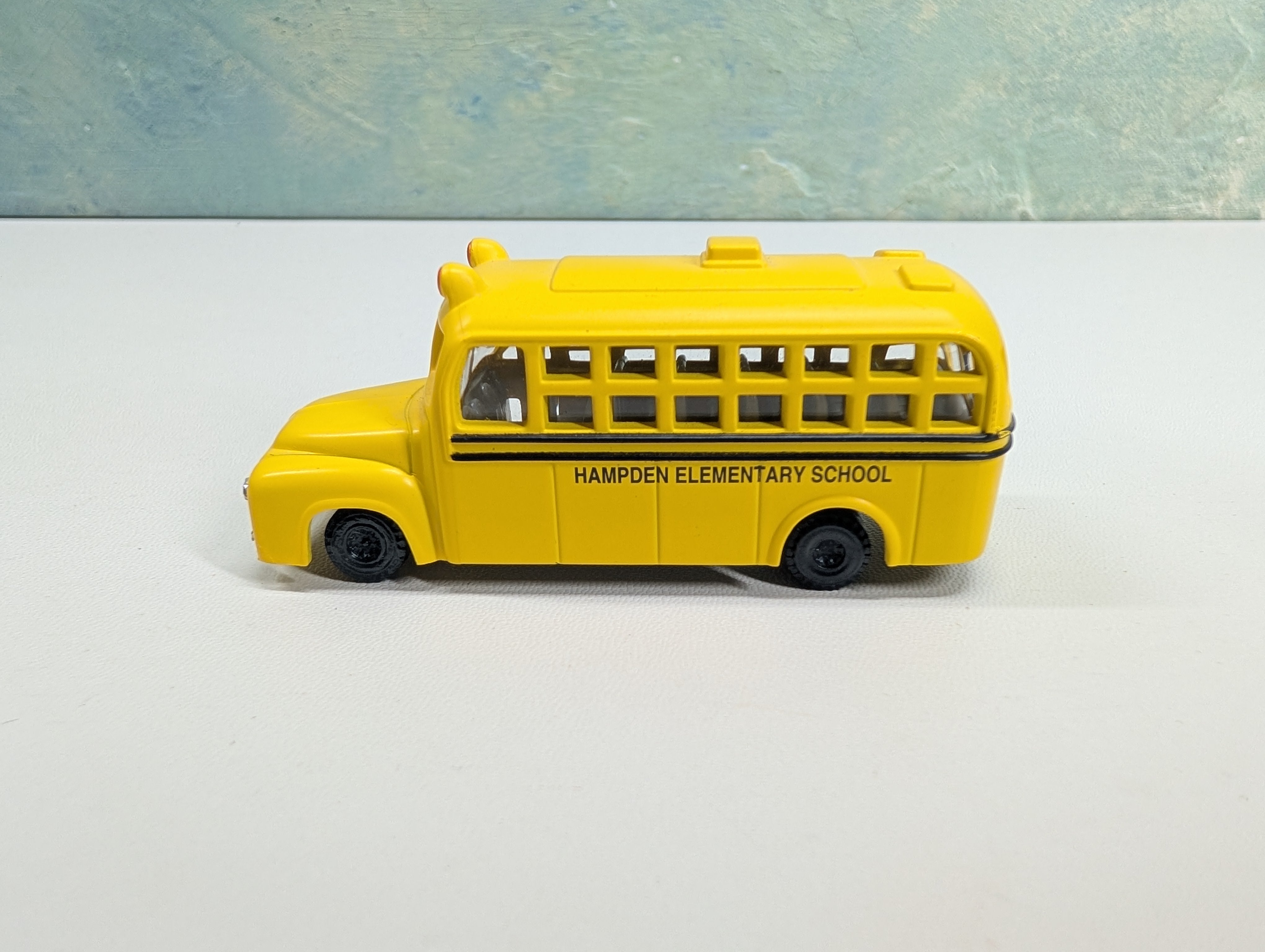 USED Life-Like HO Scale Yellow School Bus