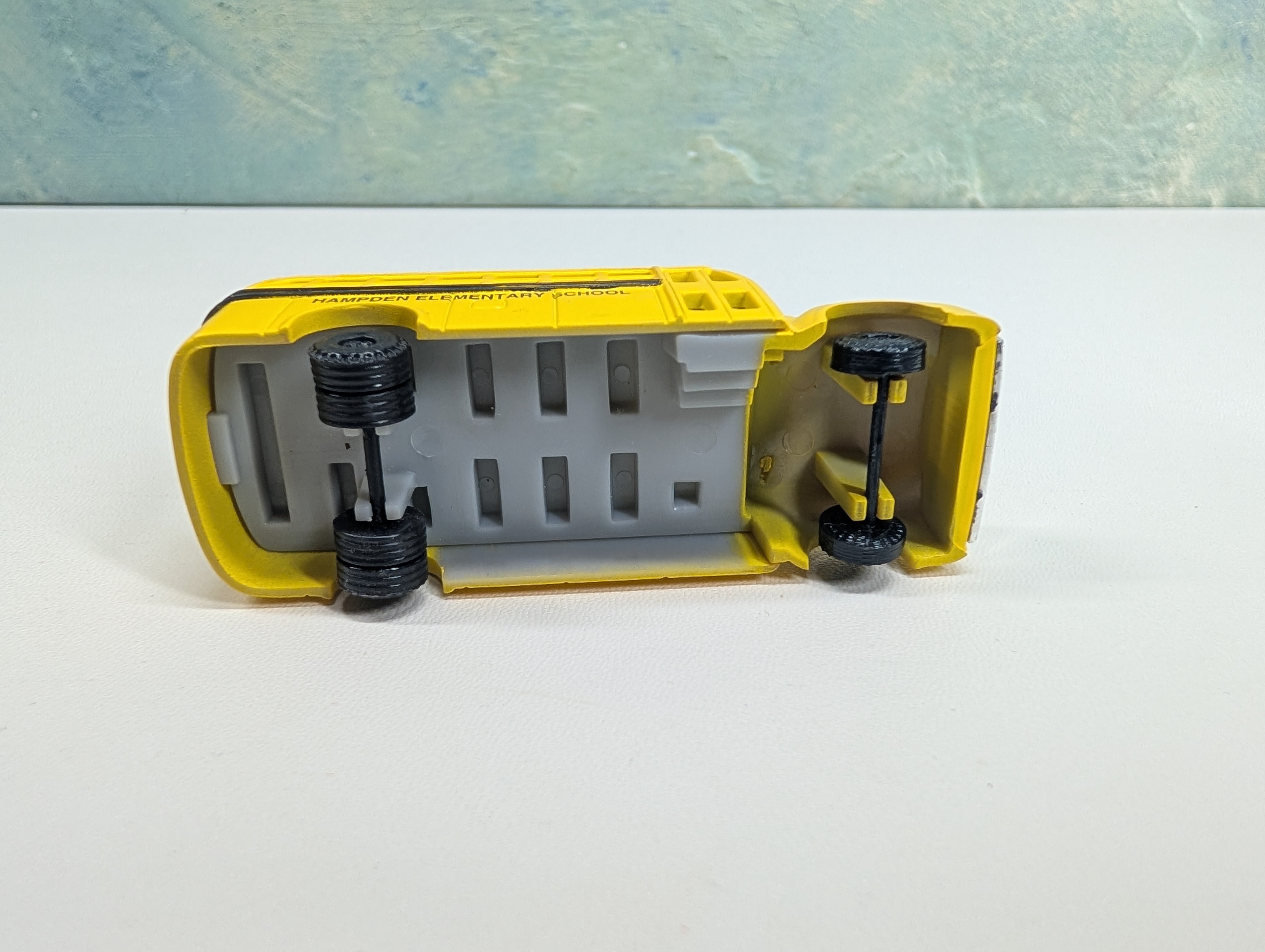 USED Life-Like HO Scale Yellow School Bus