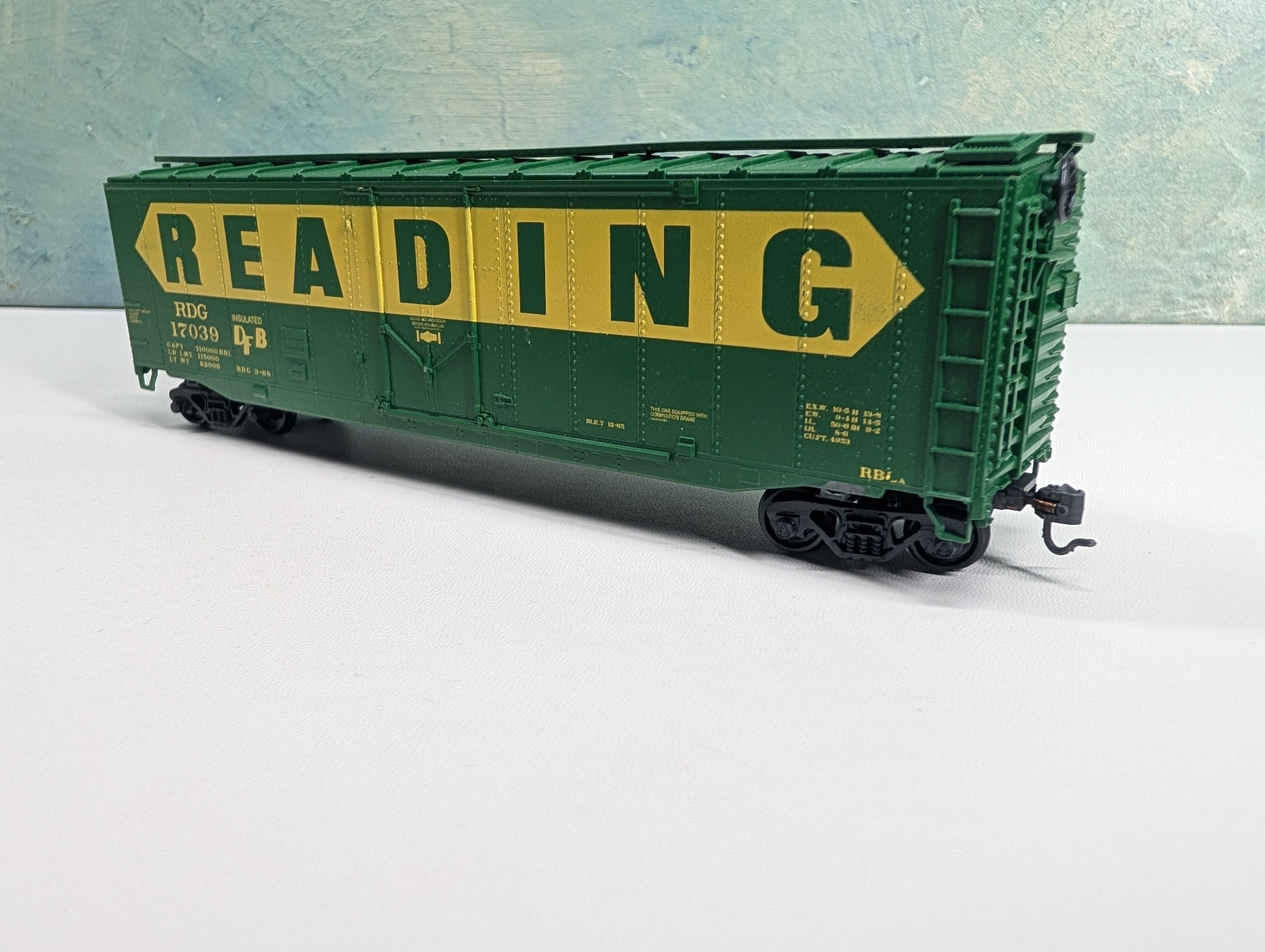 USED Athearn HO Scale 50' Box Car Reading RDG #17039