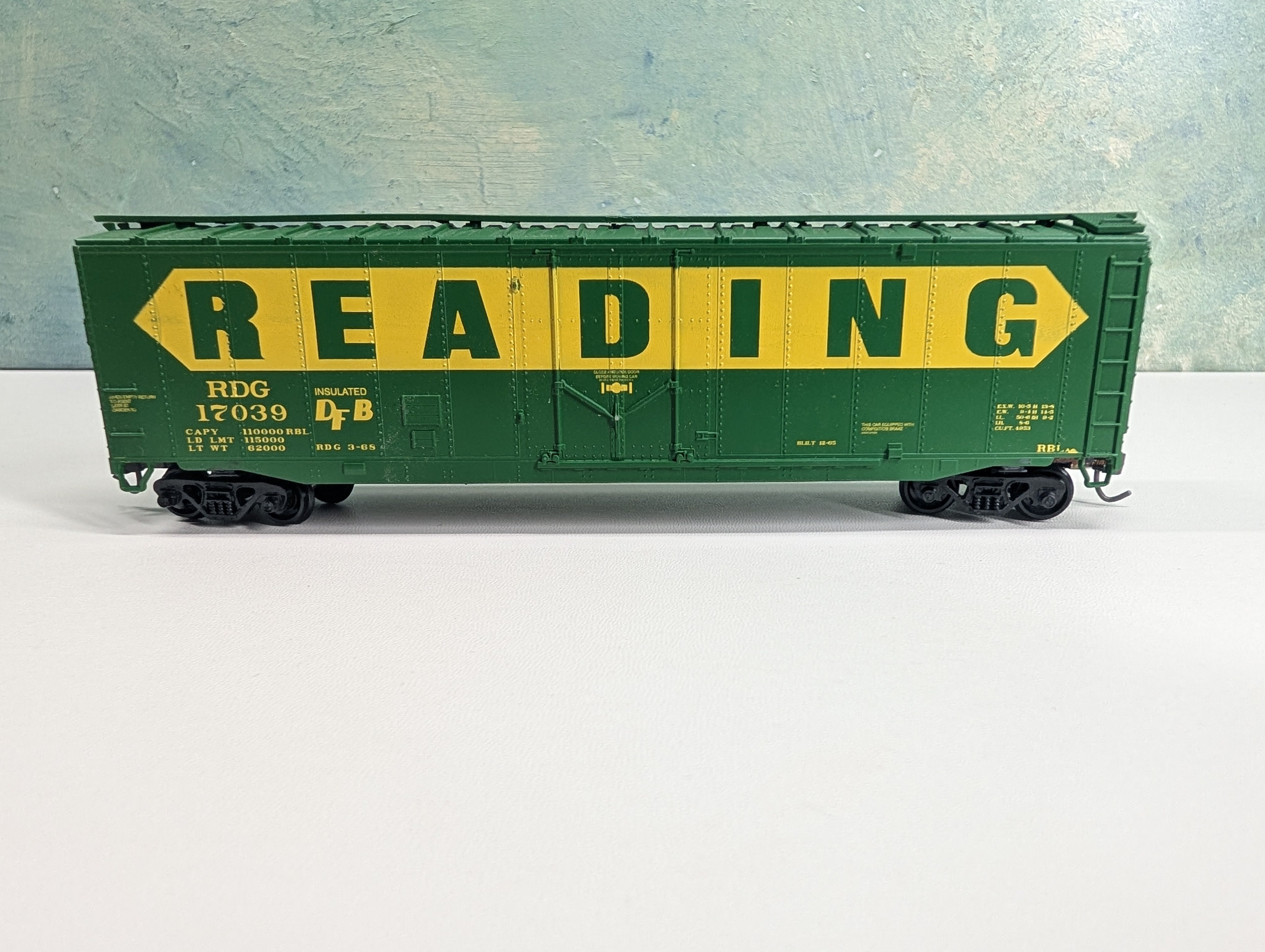 USED Athearn HO Scale 50' Box Car Reading RDG #17039