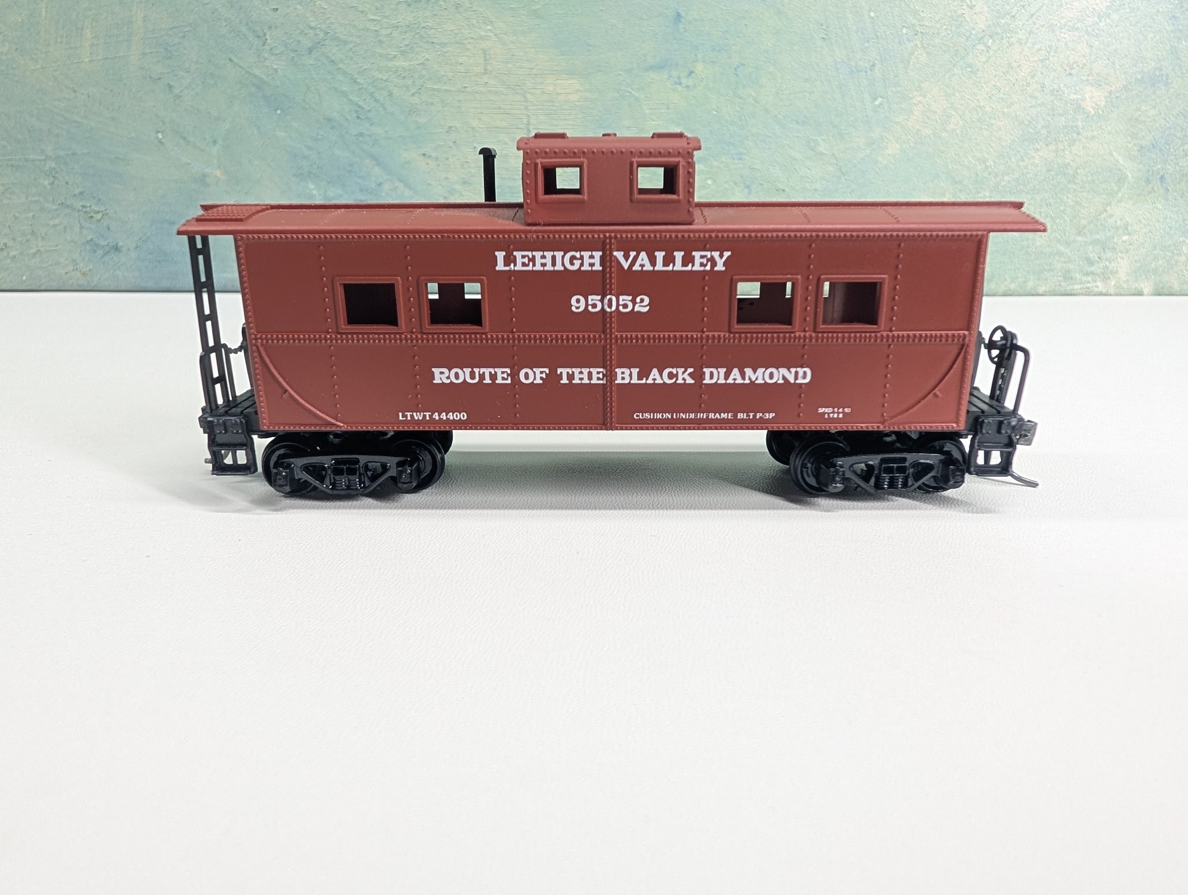 USED Mantua 726-027 HO Scale Heavy 36' Caboose Lehigh Valley #95052 Route of the Black Diamond