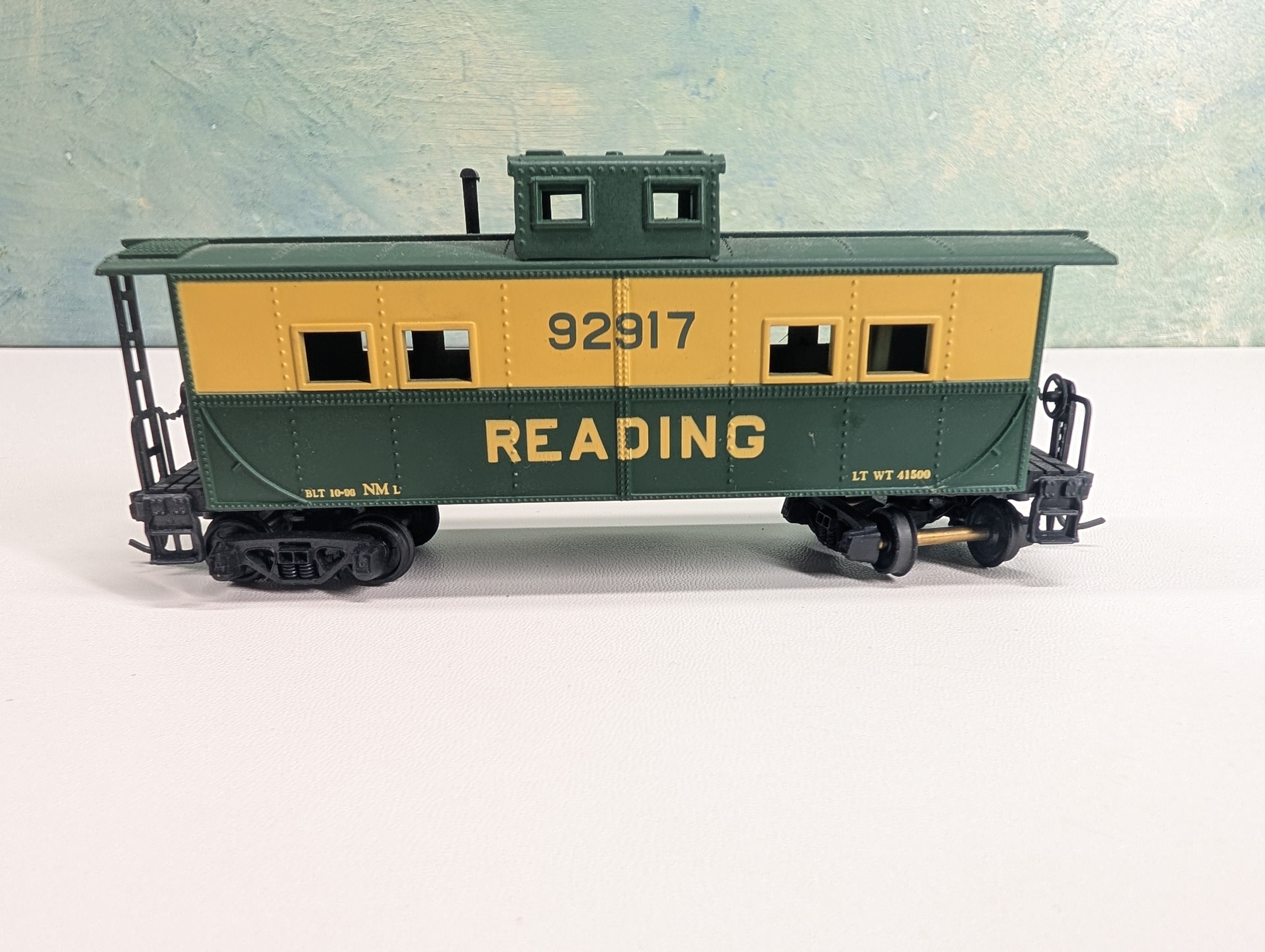 USED Mantua 726-521 HO Scale Heavy 36' Caboose Reading #92917
