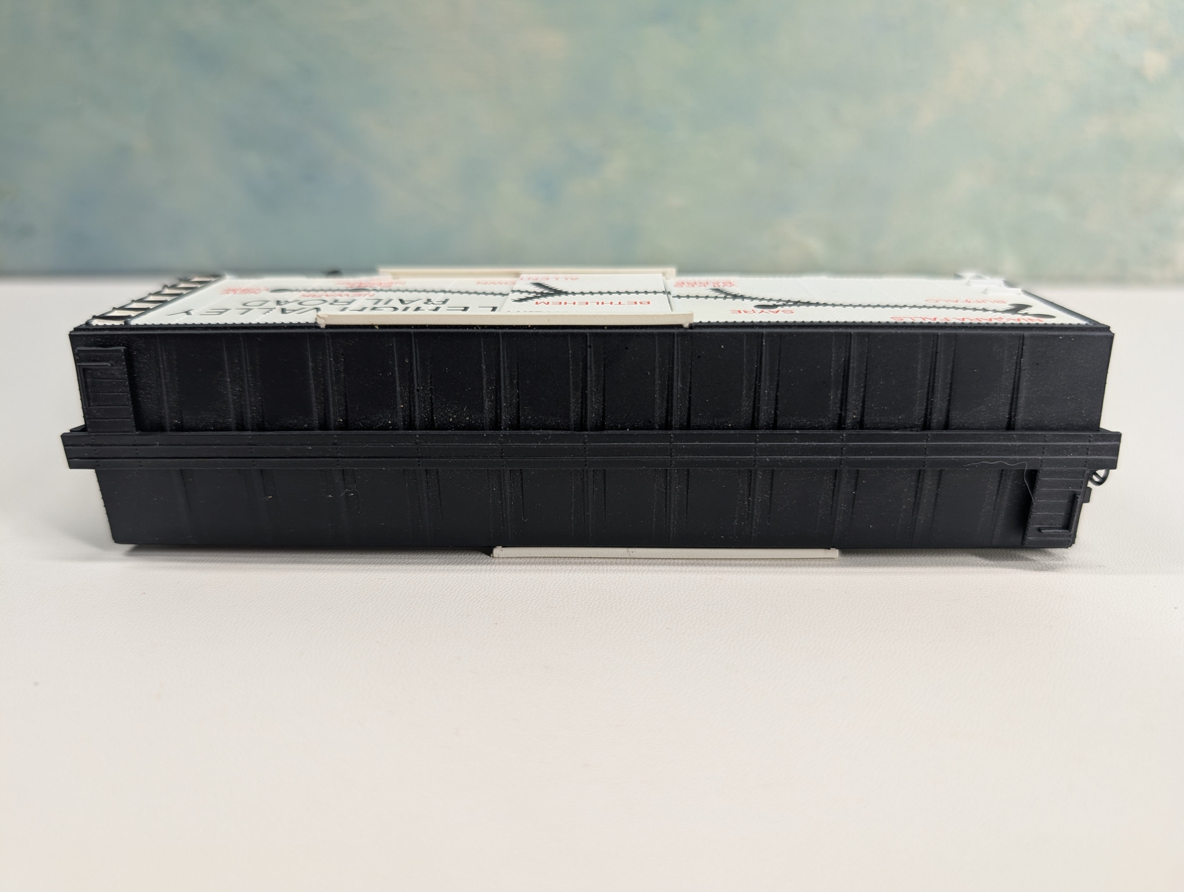 USED Mantua 734-527 HO Scale Heavy Steel Box Car Lehigh Valley LV Map