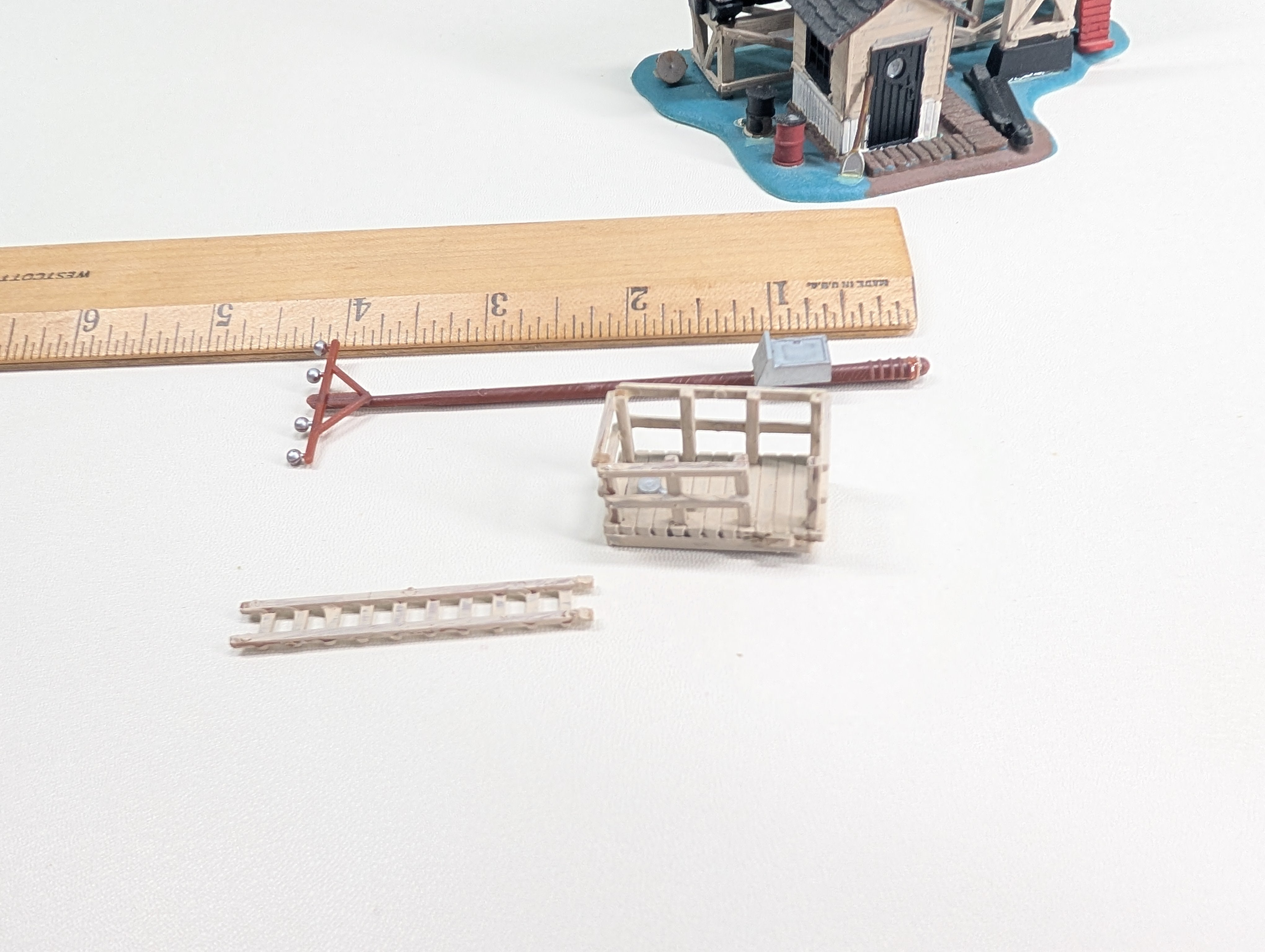 USED HO Scale Oil Co Facility