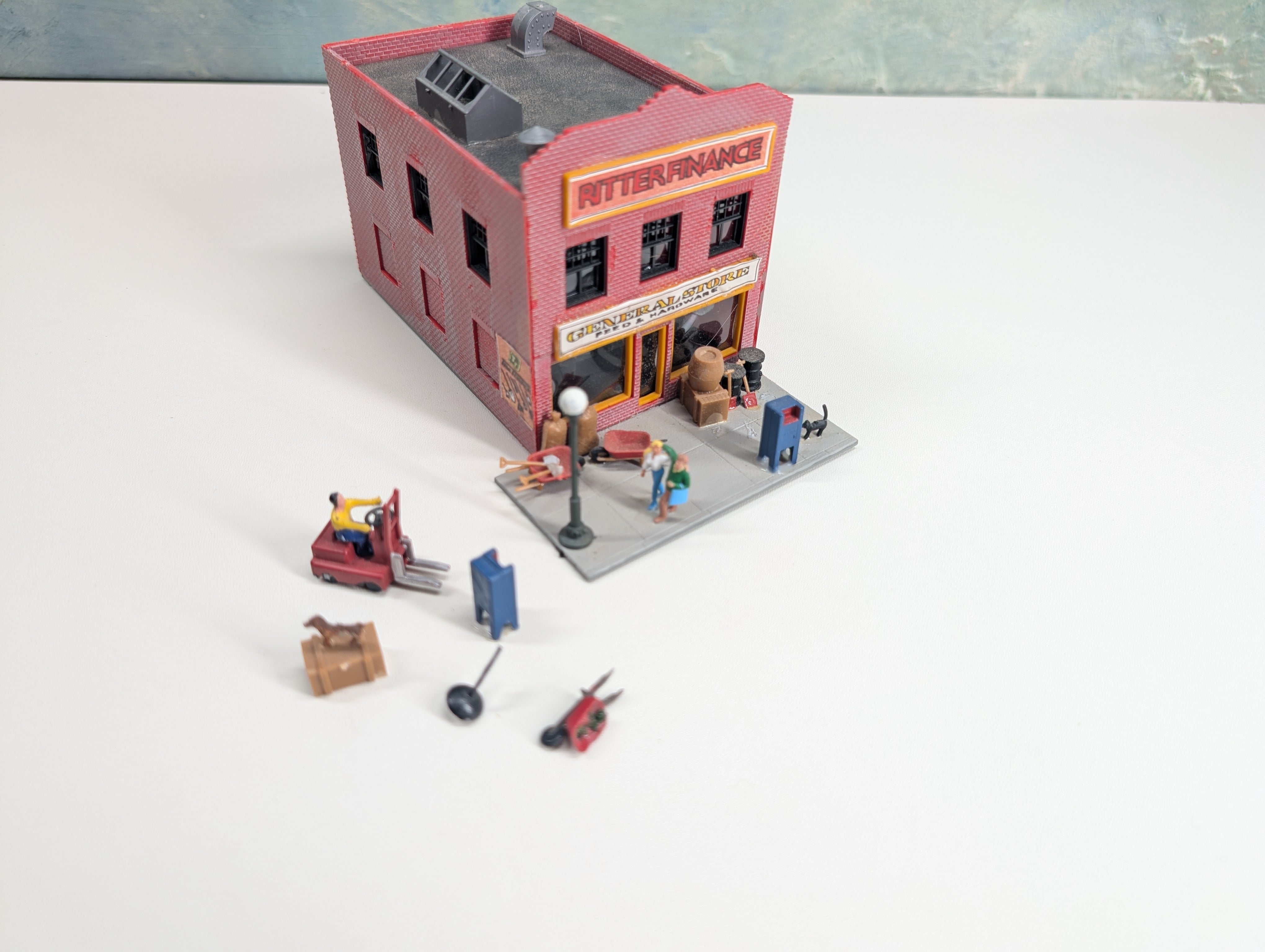 USED HO Scale General Store, Ritter Finance, Brick Store w/ Extra Details Added