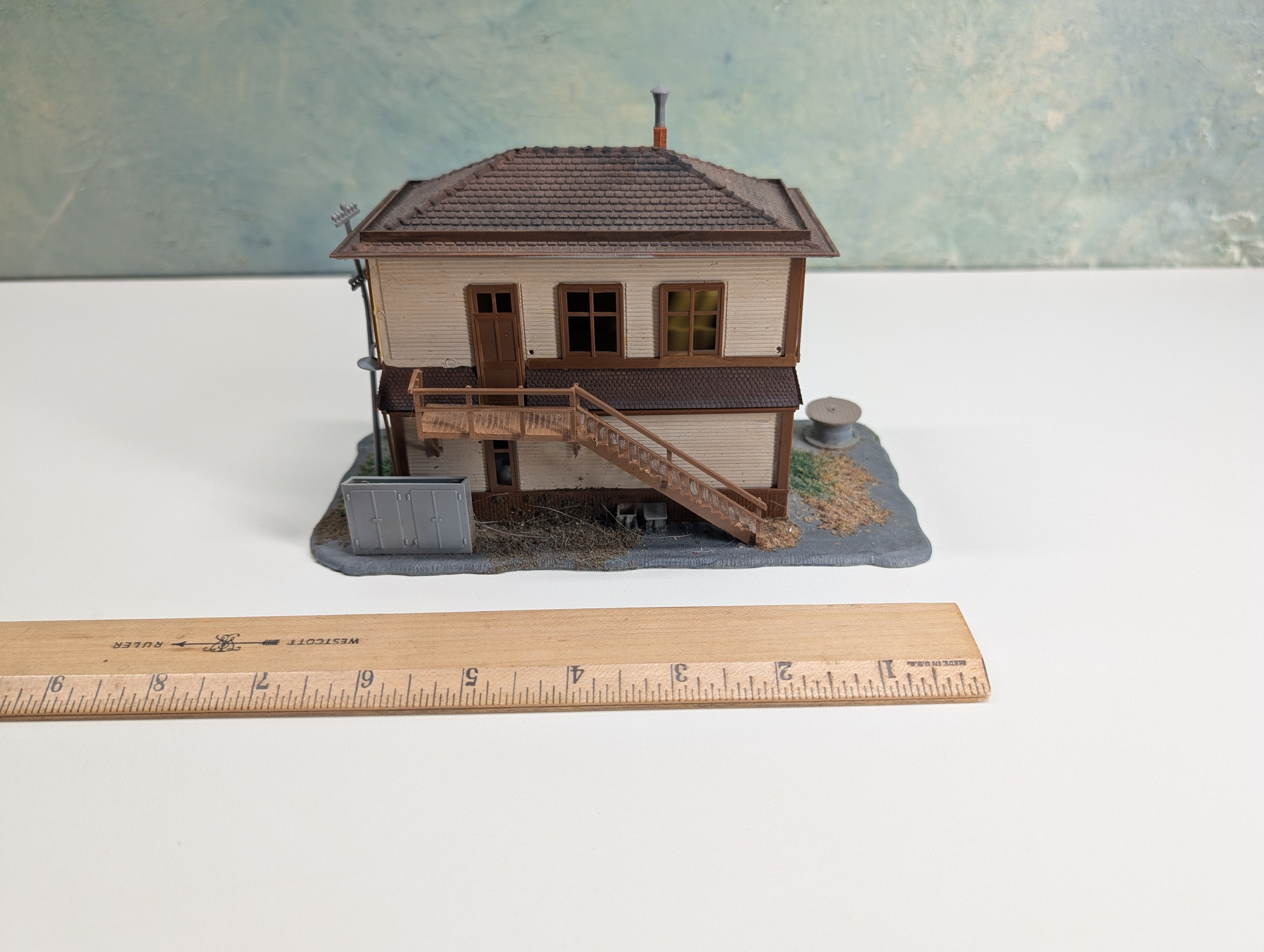 USED HO Scale Interlocking Tower