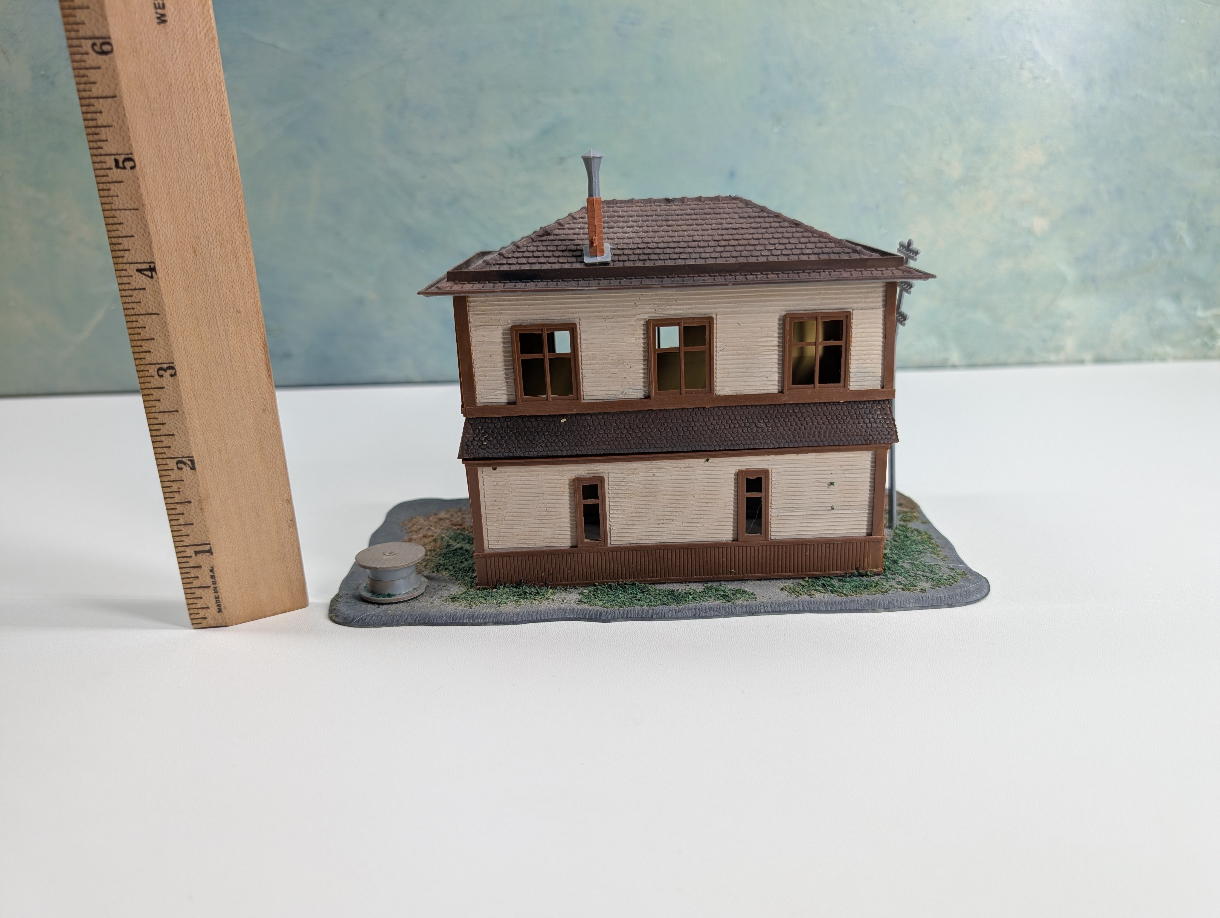 USED HO Scale Interlocking Tower