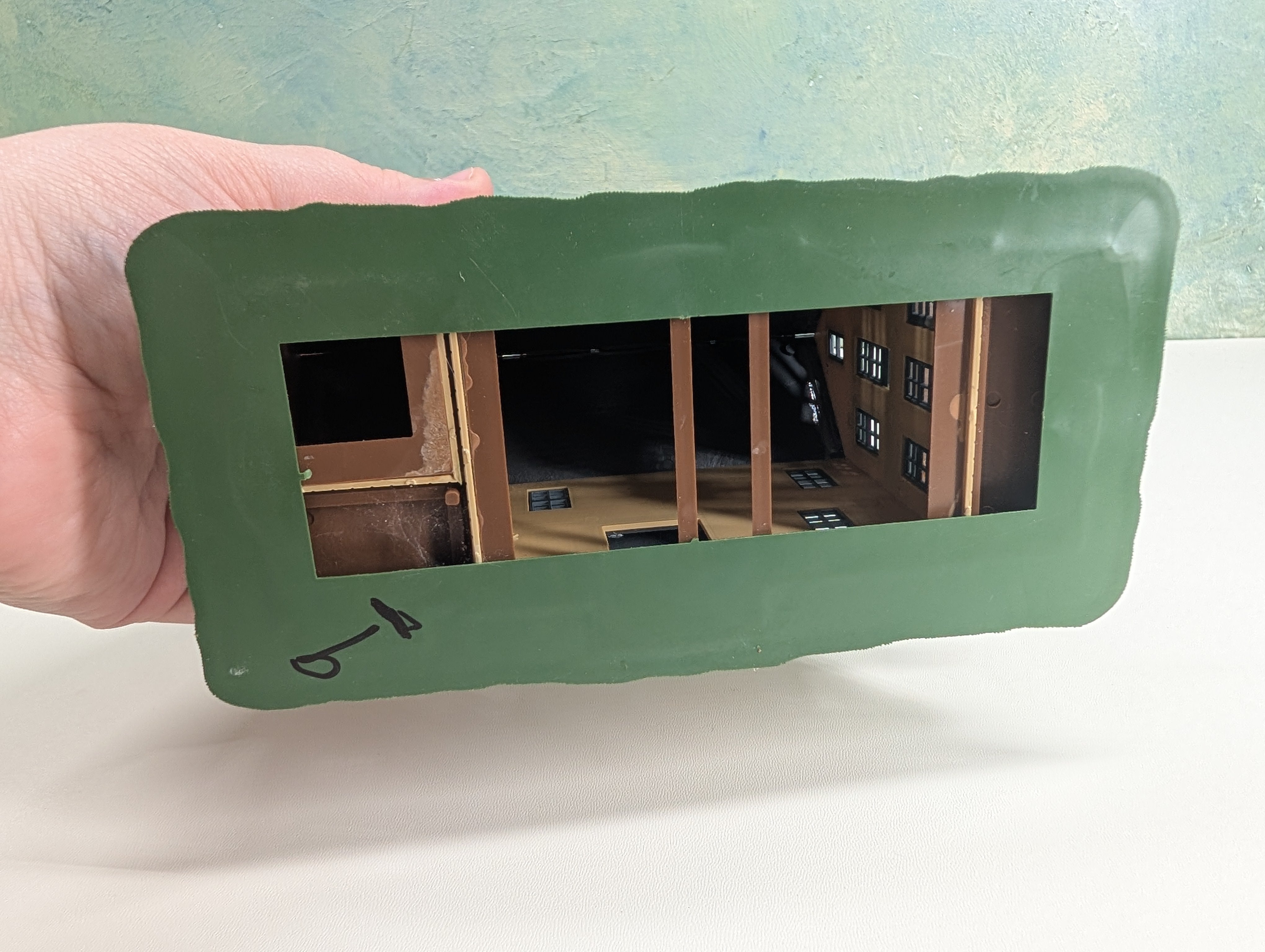 USED HO Scale 3 Story Home, Light Brown