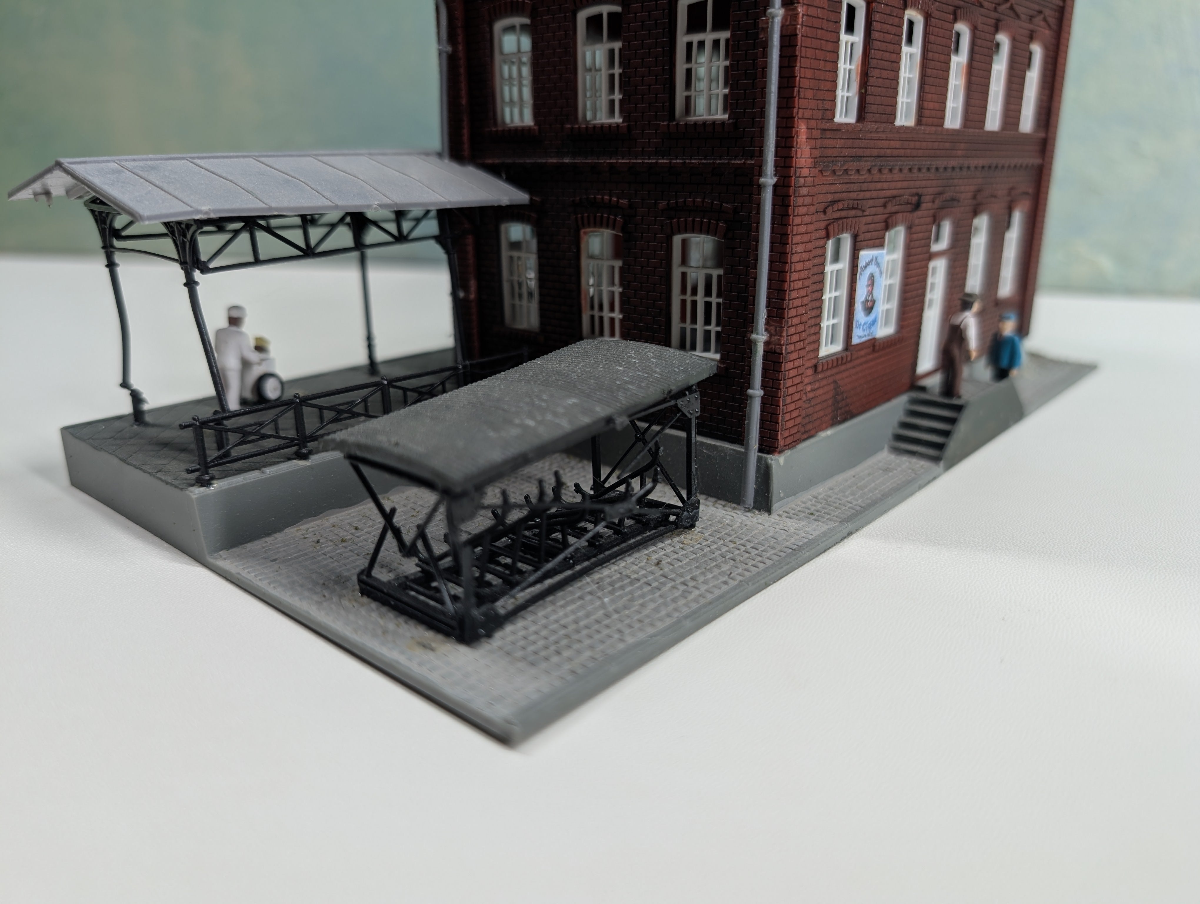 USED Pola HO Scale Mansfield Station w/ Details Added