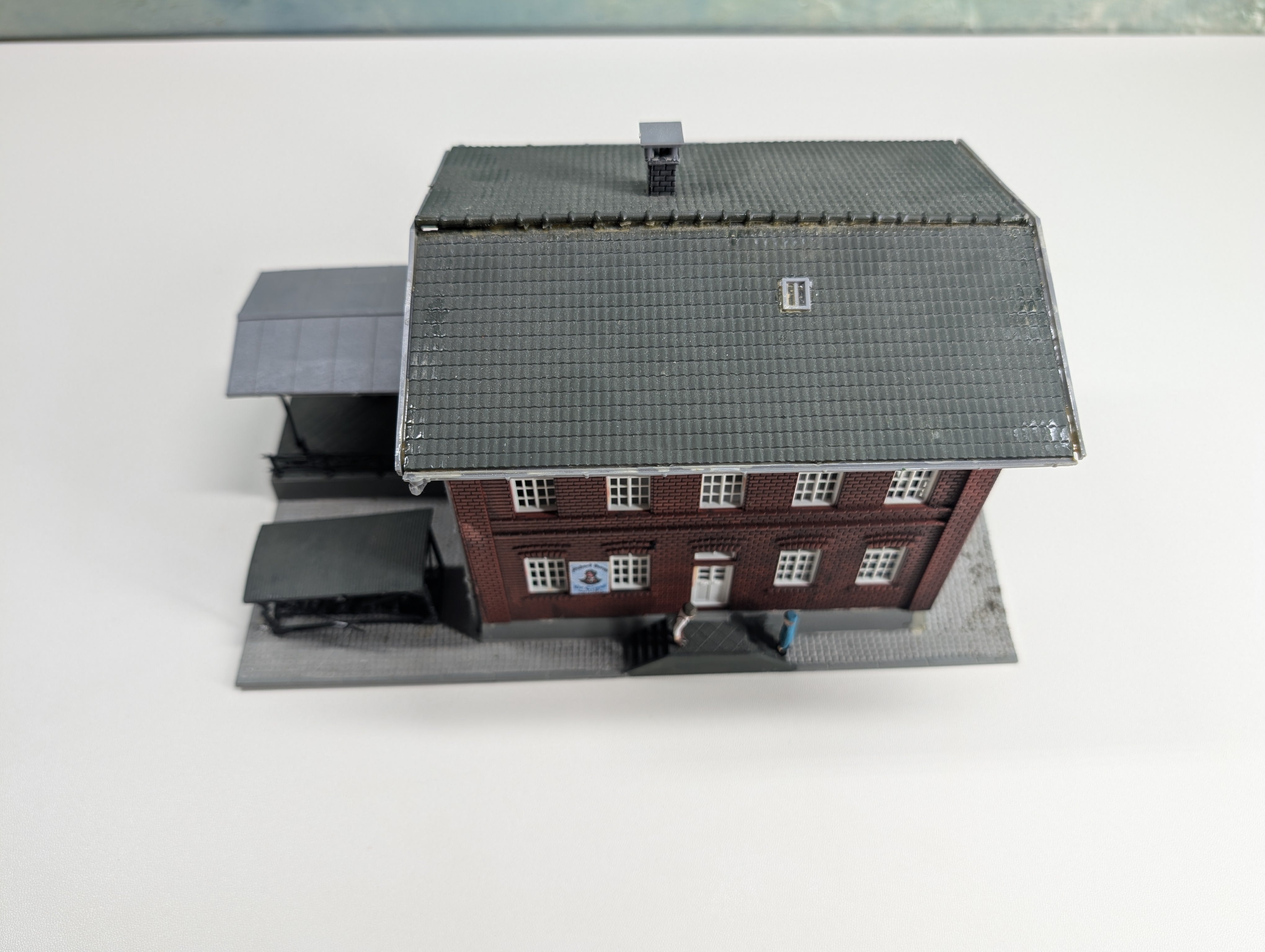 USED Pola HO Scale Mansfield Station w/ Details Added