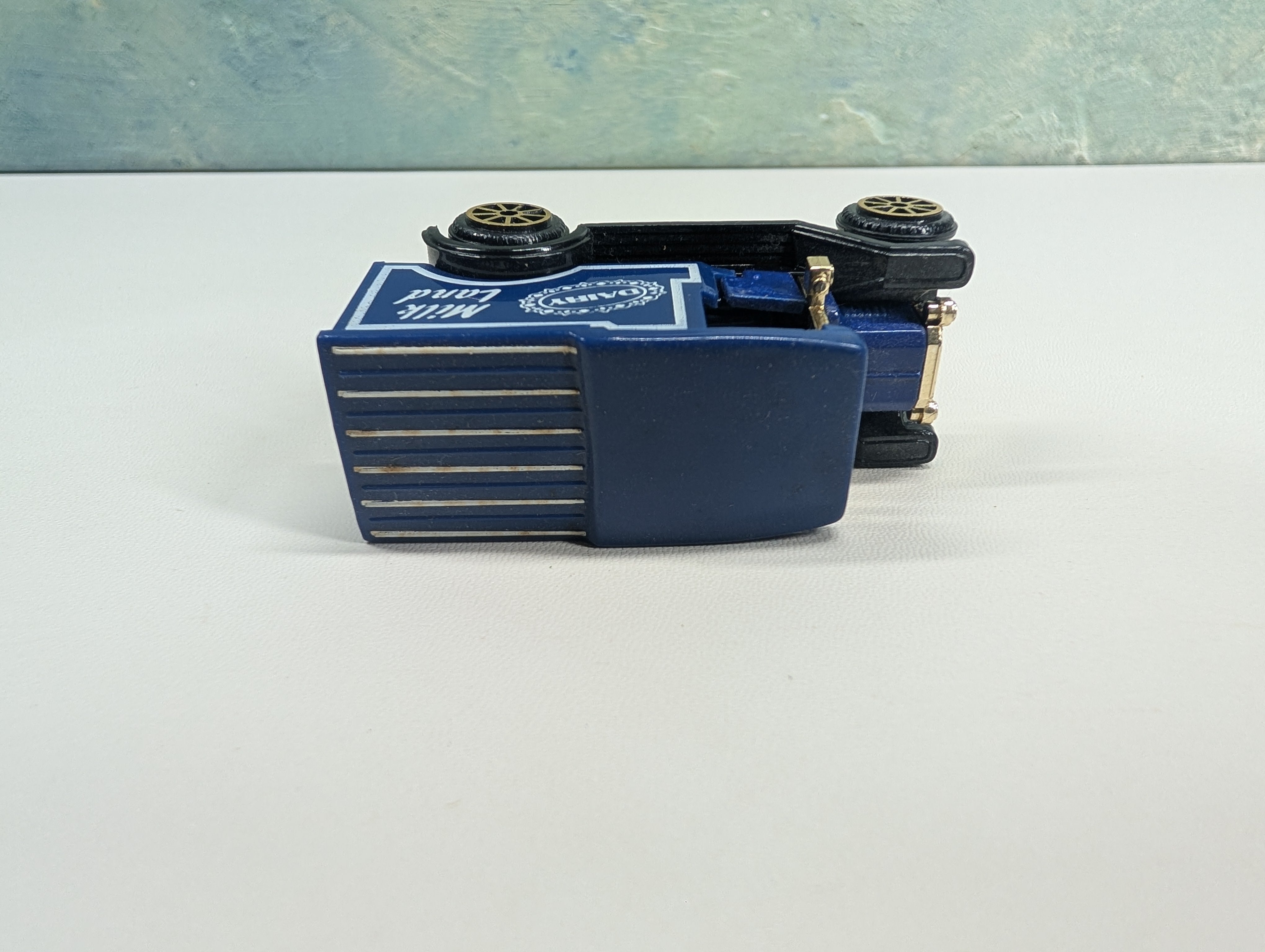 USED High Speed #607-612 HO Scale Blue Milk Land Dairy Box Truck