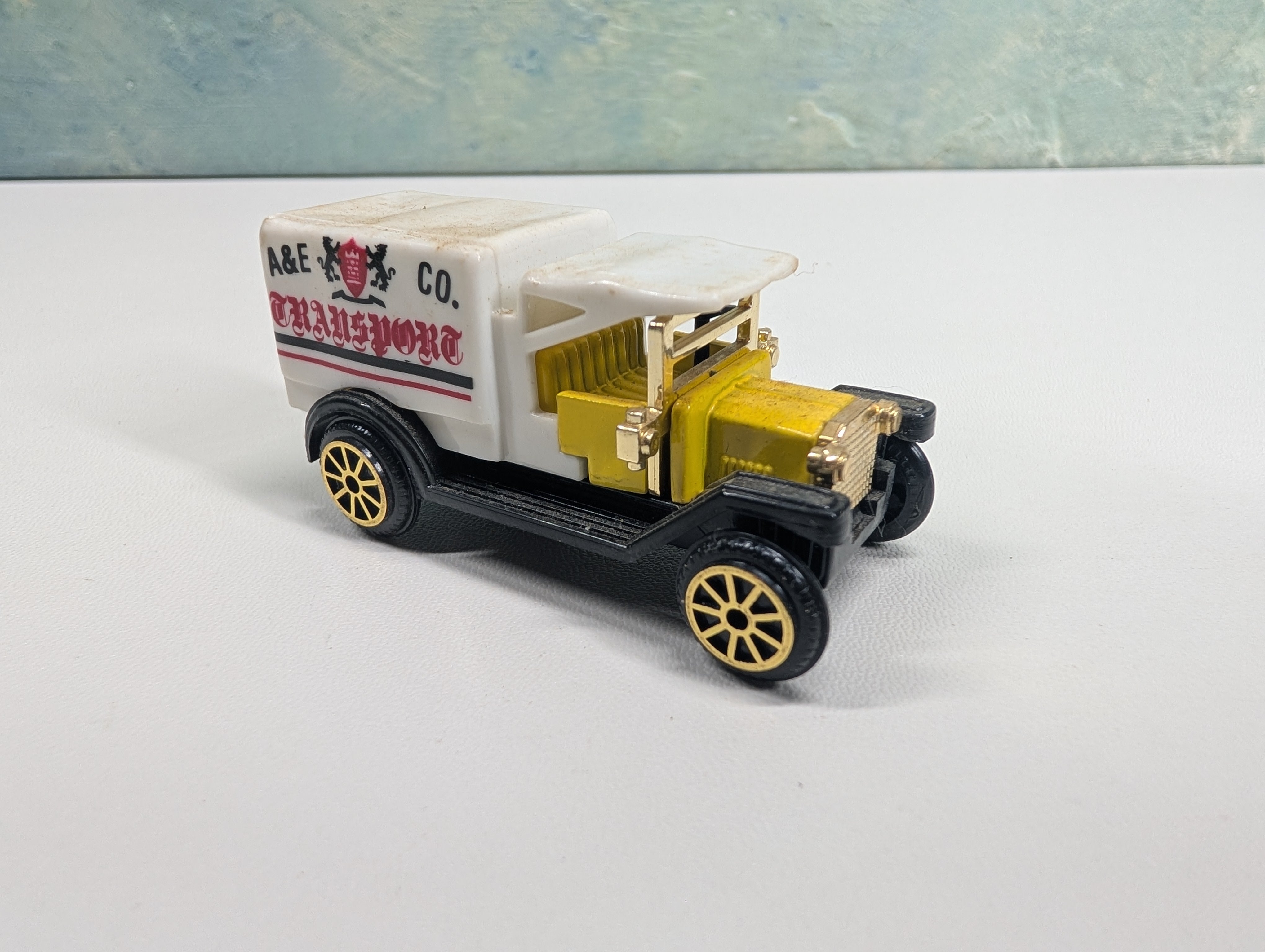 USED High Speed #607-612 HO Scale White & Yellow A&E Co Transport Box Truck