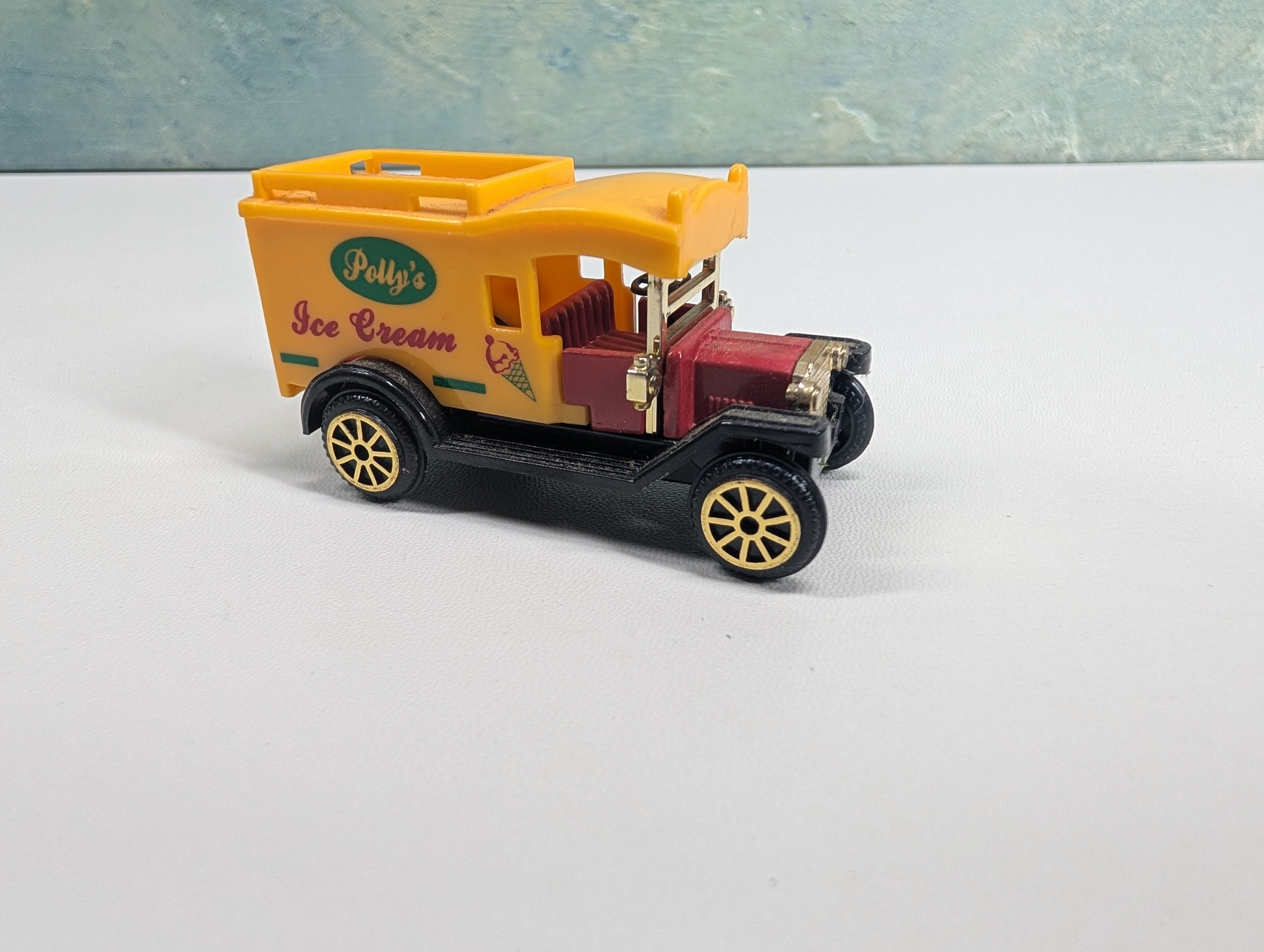 USED High Speed #607-612 HO Scale Polly's Ice Cream Truck