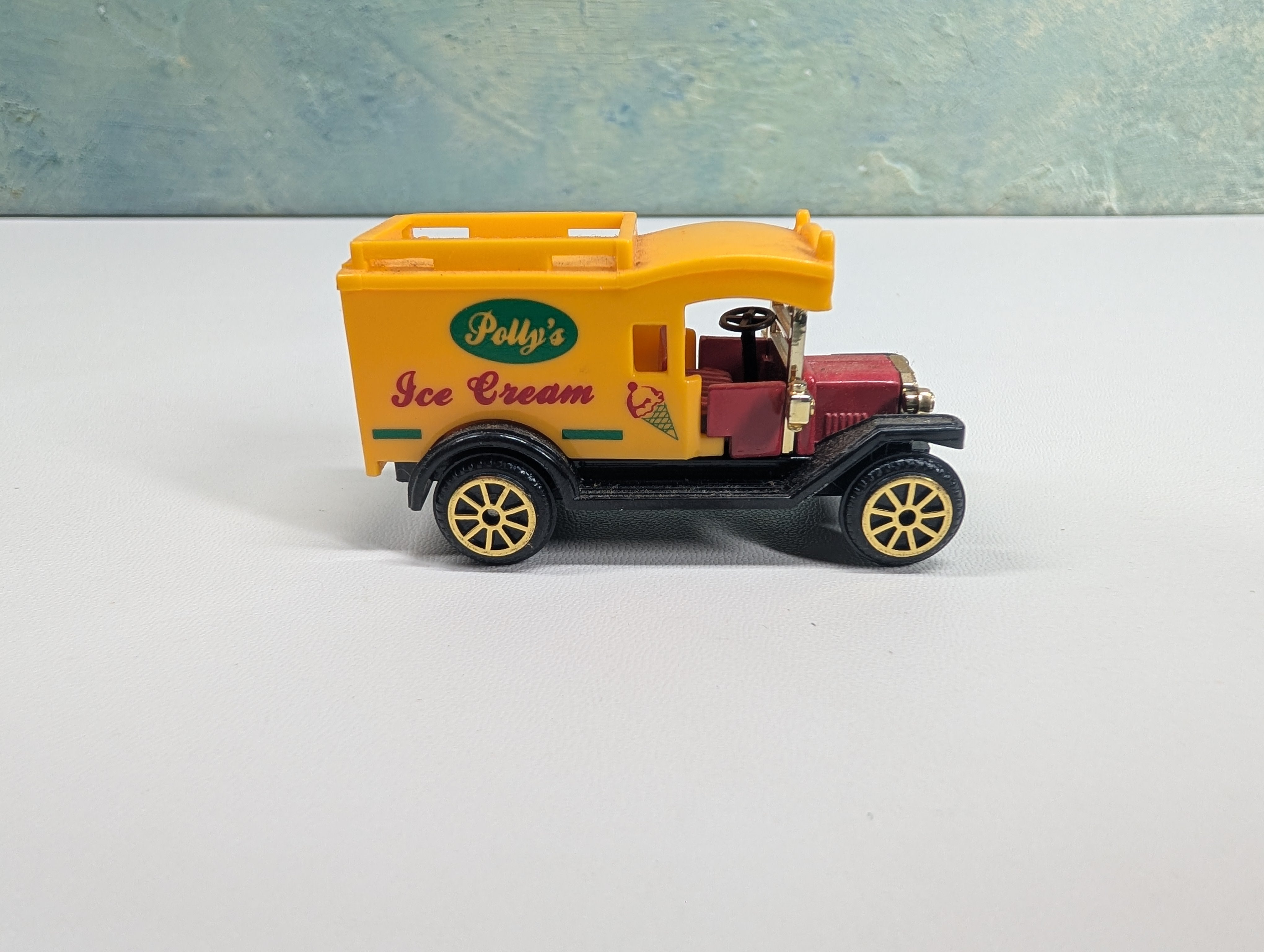 USED High Speed #607-612 HO Scale Polly's Ice Cream Truck