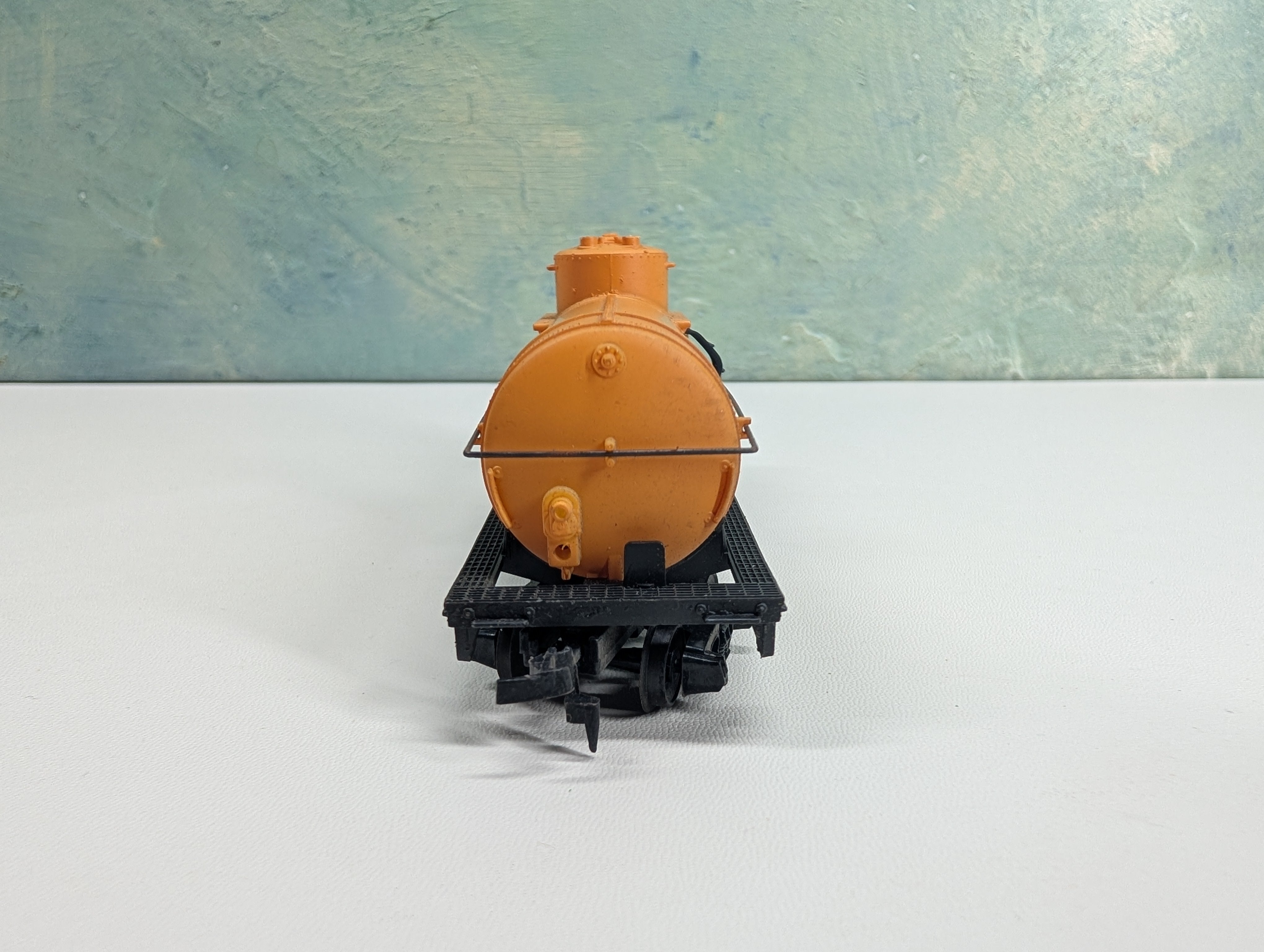 USED Tyco HO Scale Single Dome Tank Car Shell